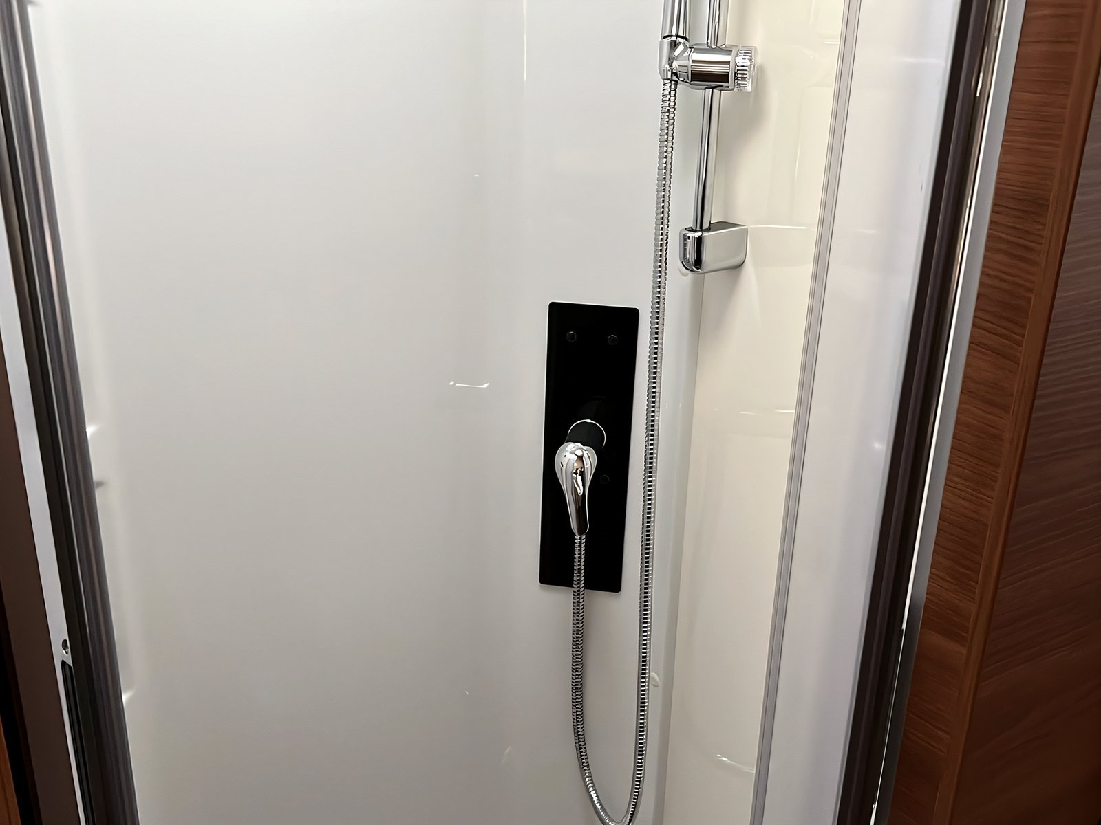 Carthago C-LINE 4.9 LE TV+Hubbett+Markise+Garage Bild 14