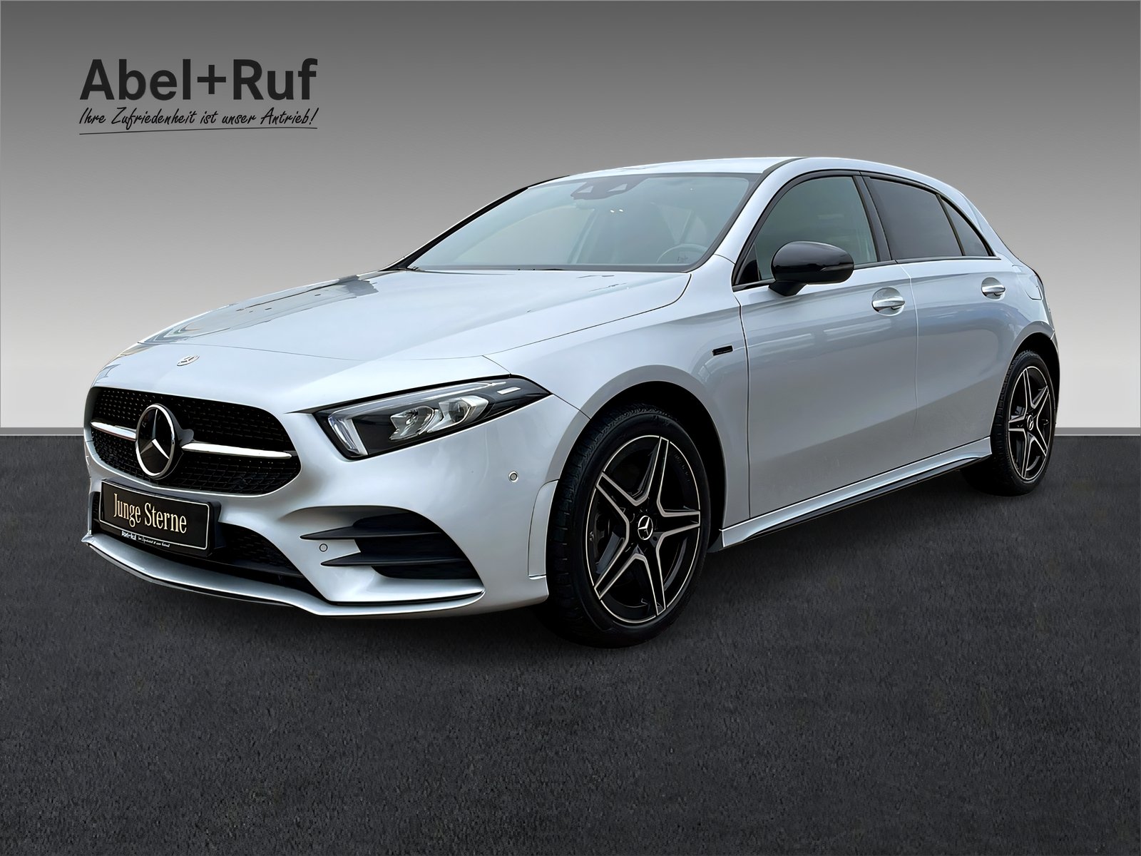 Mercedes-Benz A 250 e AMG + LED + DISTR + NIGHT + Kamera + CarPlay + Ambi