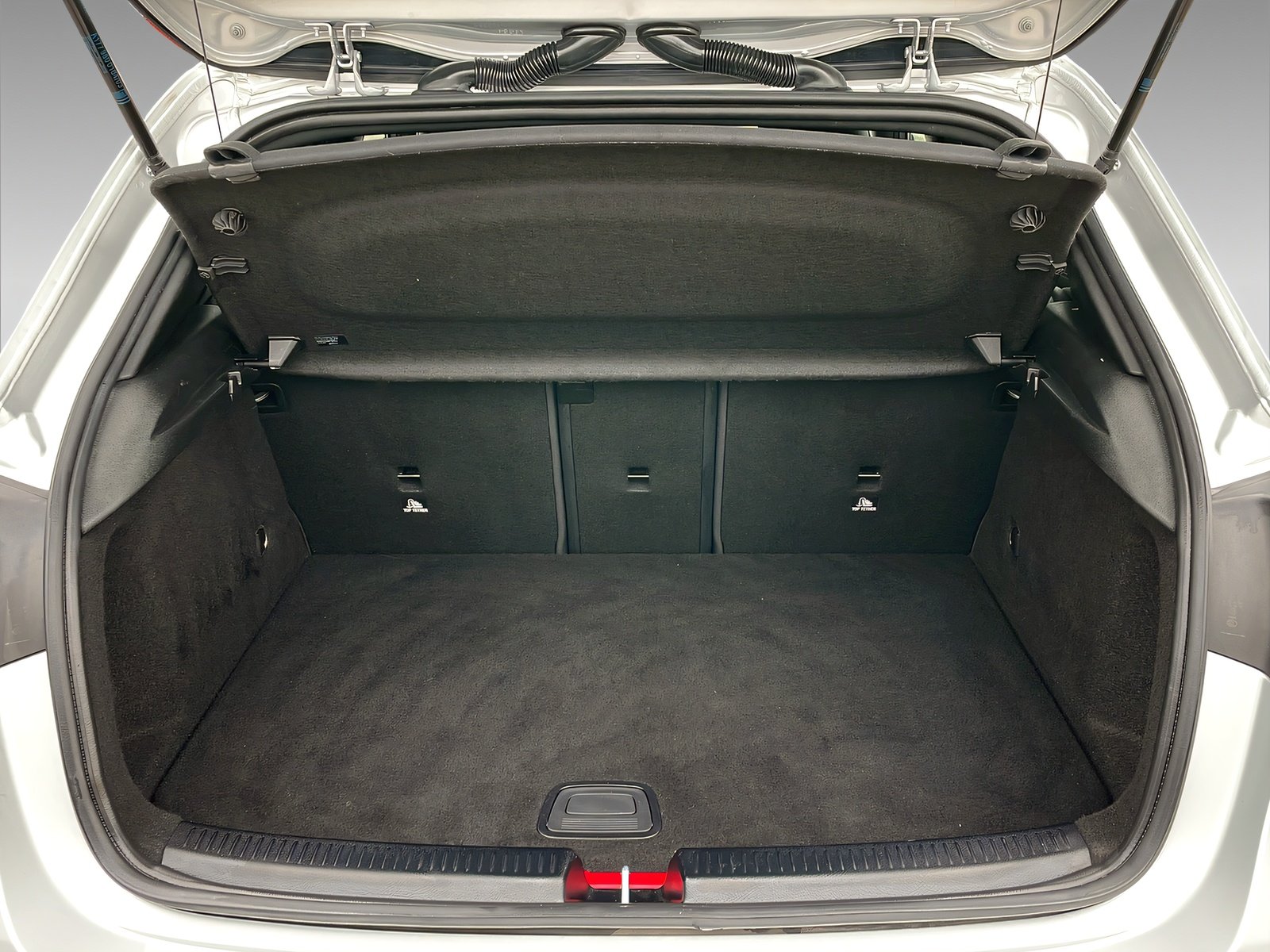 A 250 e AMG+LED+DISTR+NIGHT+Kamera+CarPlay+Ambi Bild 8