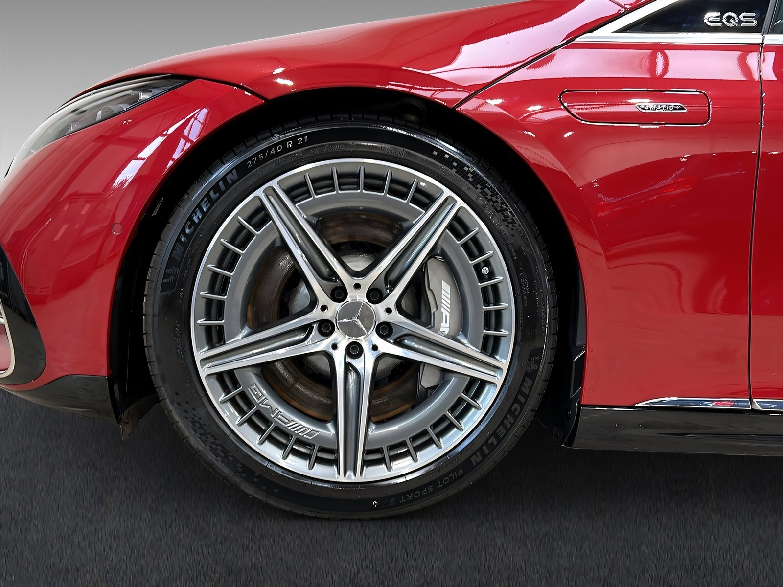 EQS 53 4M+ Guard+TV+Premium+Hyperscreen+Burm+LED Bild 4