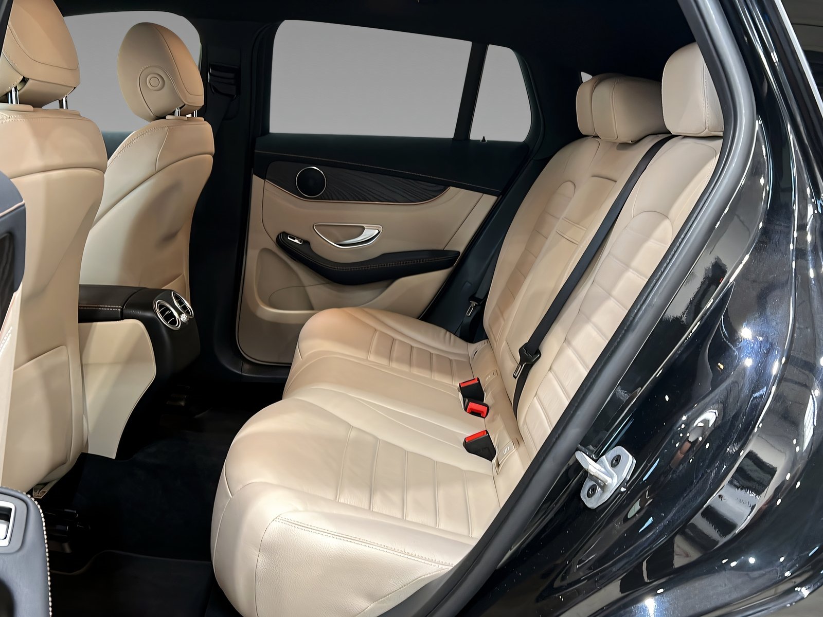 EQC 400 4M AMG+MULTI+DISTRO+Ambiente+DAB+AHK+360 Bild 10