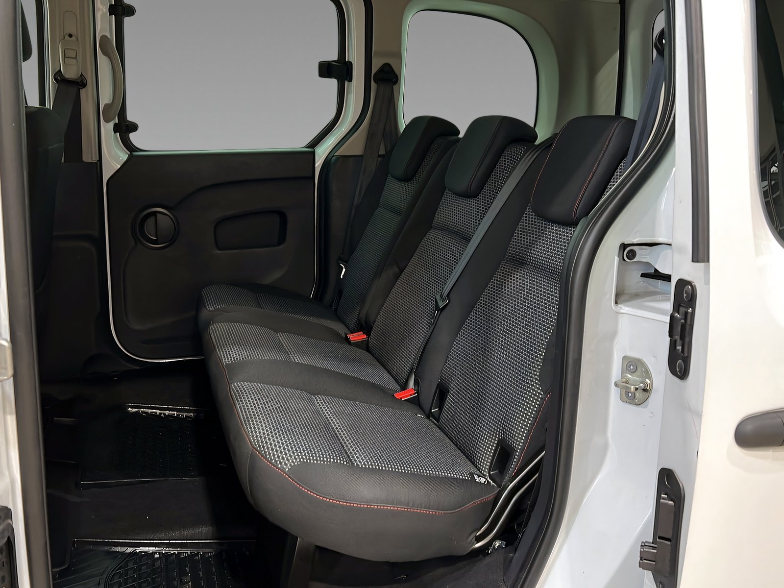 Citan 111 CDI Tourer Lang CHROM+Navi+Tempo+SHz Bild 10