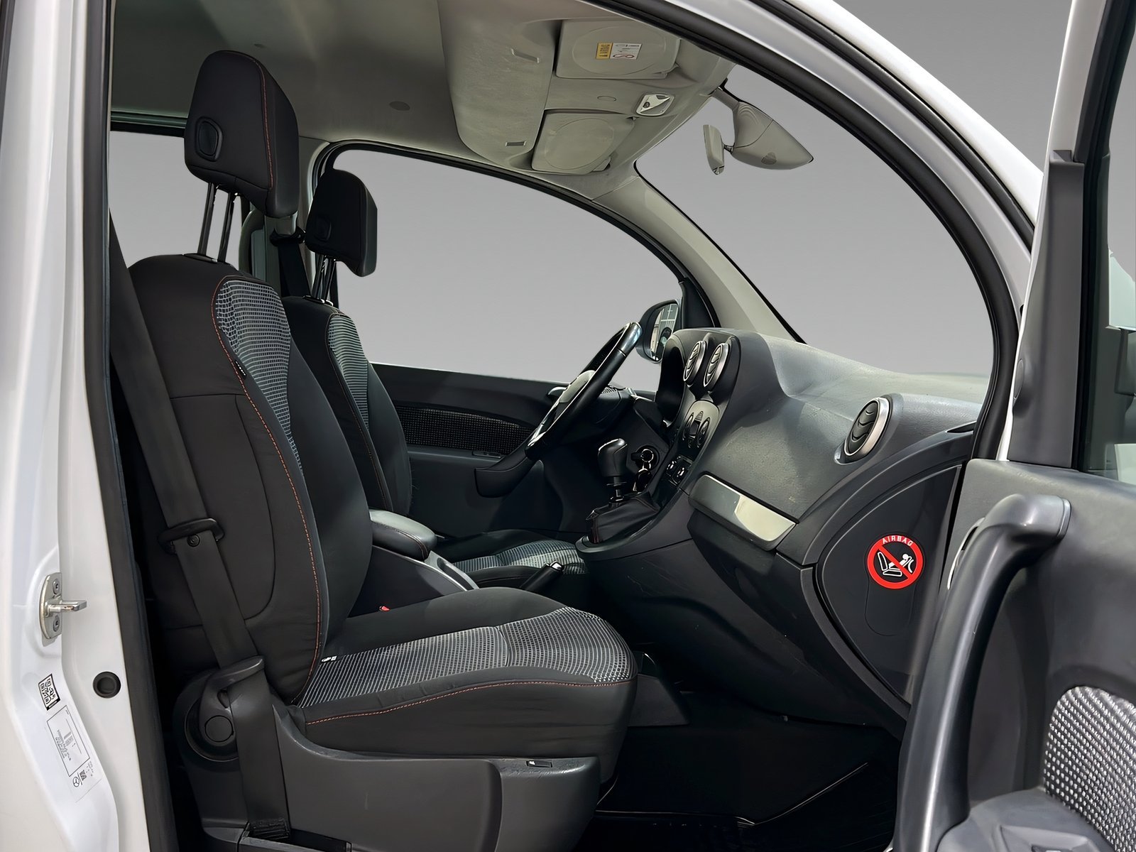 Citan 111 CDI Tourer Lang CHROM+Navi+Tempo+SHz Bild 12