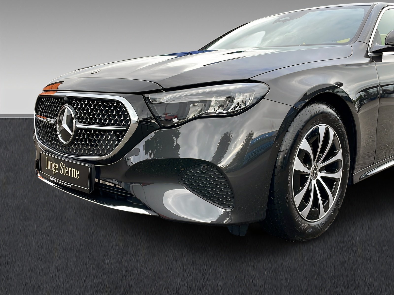 E 220 d AVANTGARDE+LED+MBUX+DISTR+LrHz+DAB+AHK Bild 3