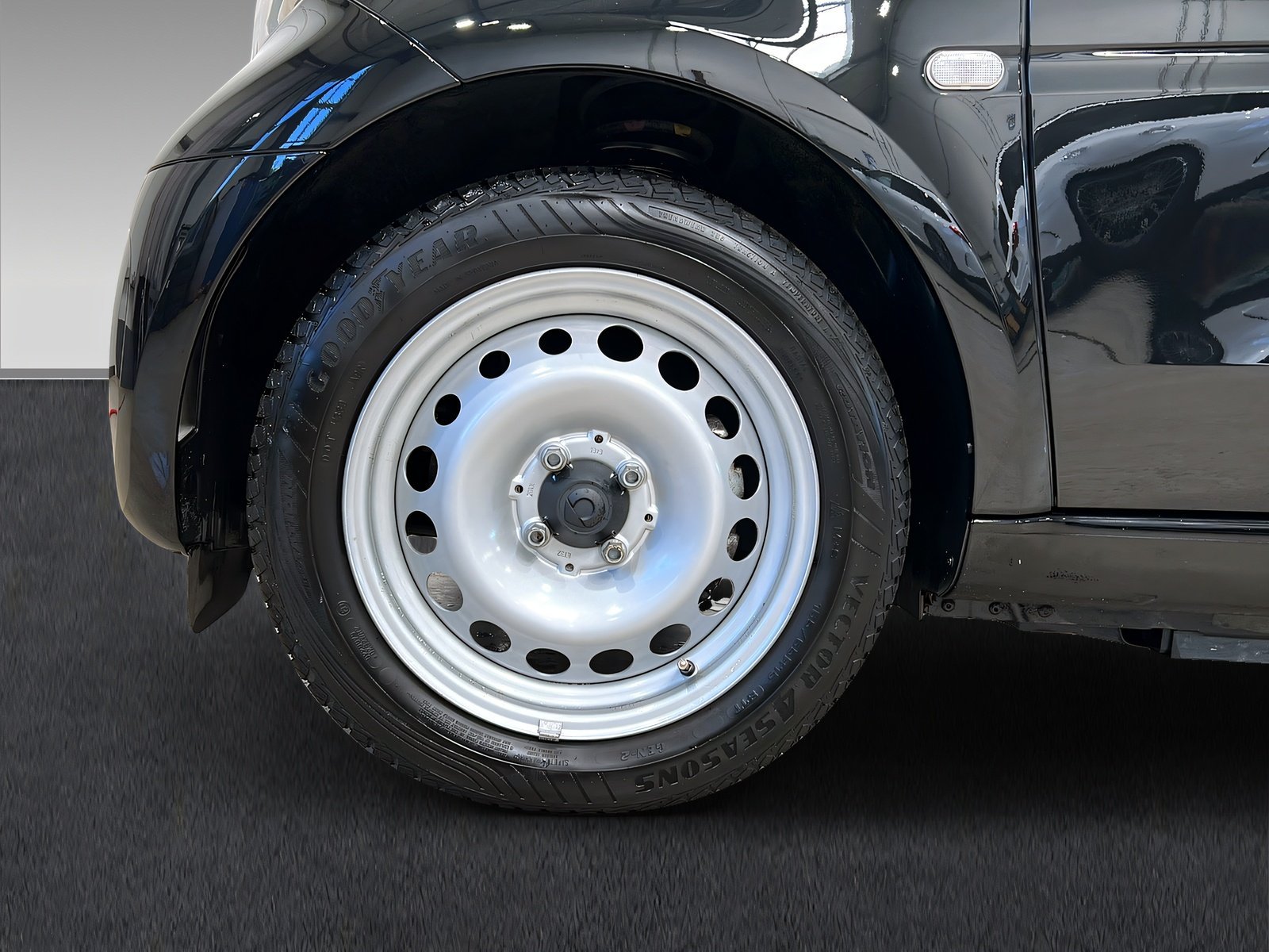 smart EQ fortwo Cool&Audio+Tempo+Klima+SHz+DAB Bild 4