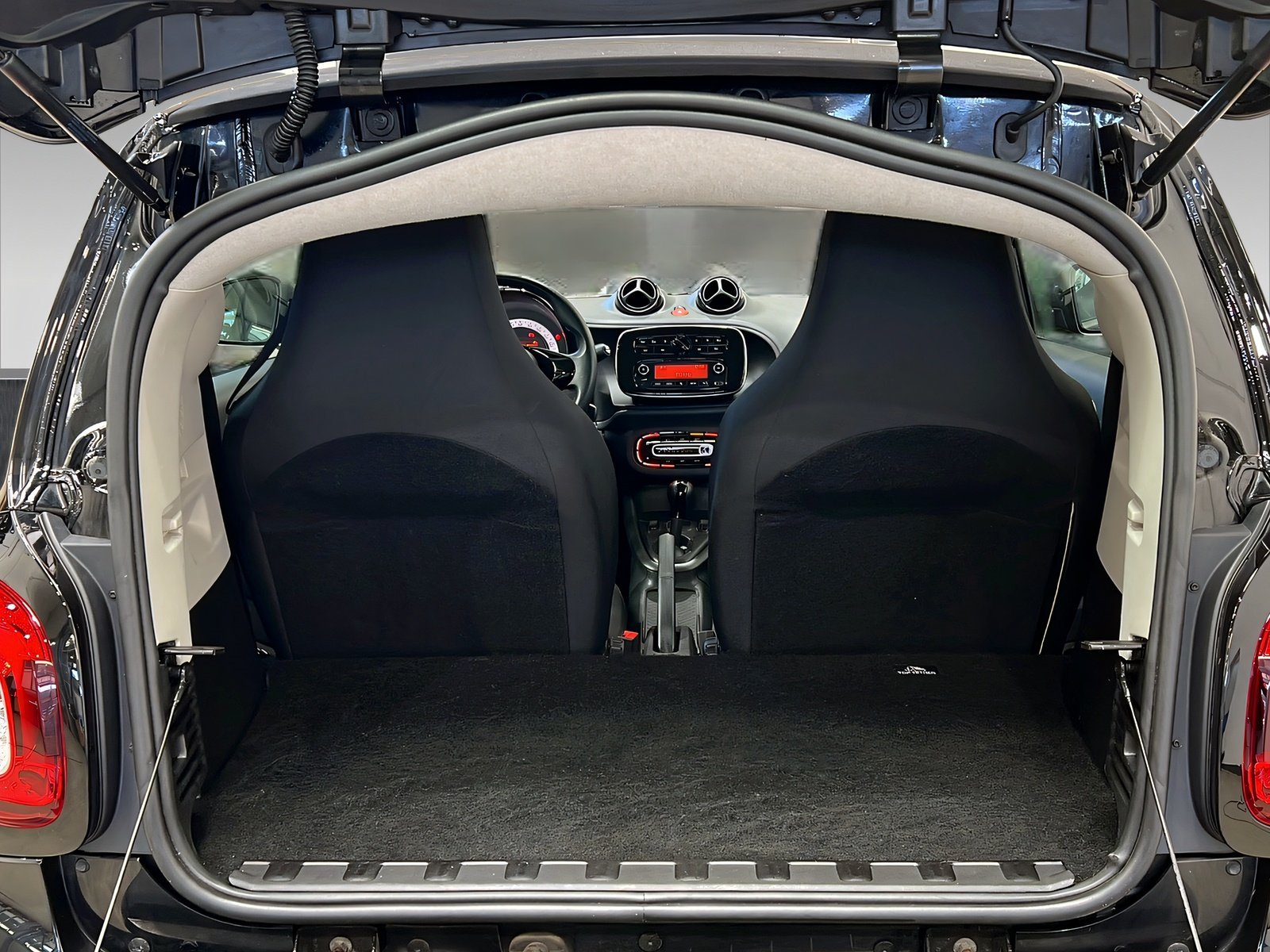 smart EQ fortwo Cool&Audio+Tempo+Klima+SHz+DAB Bild 8