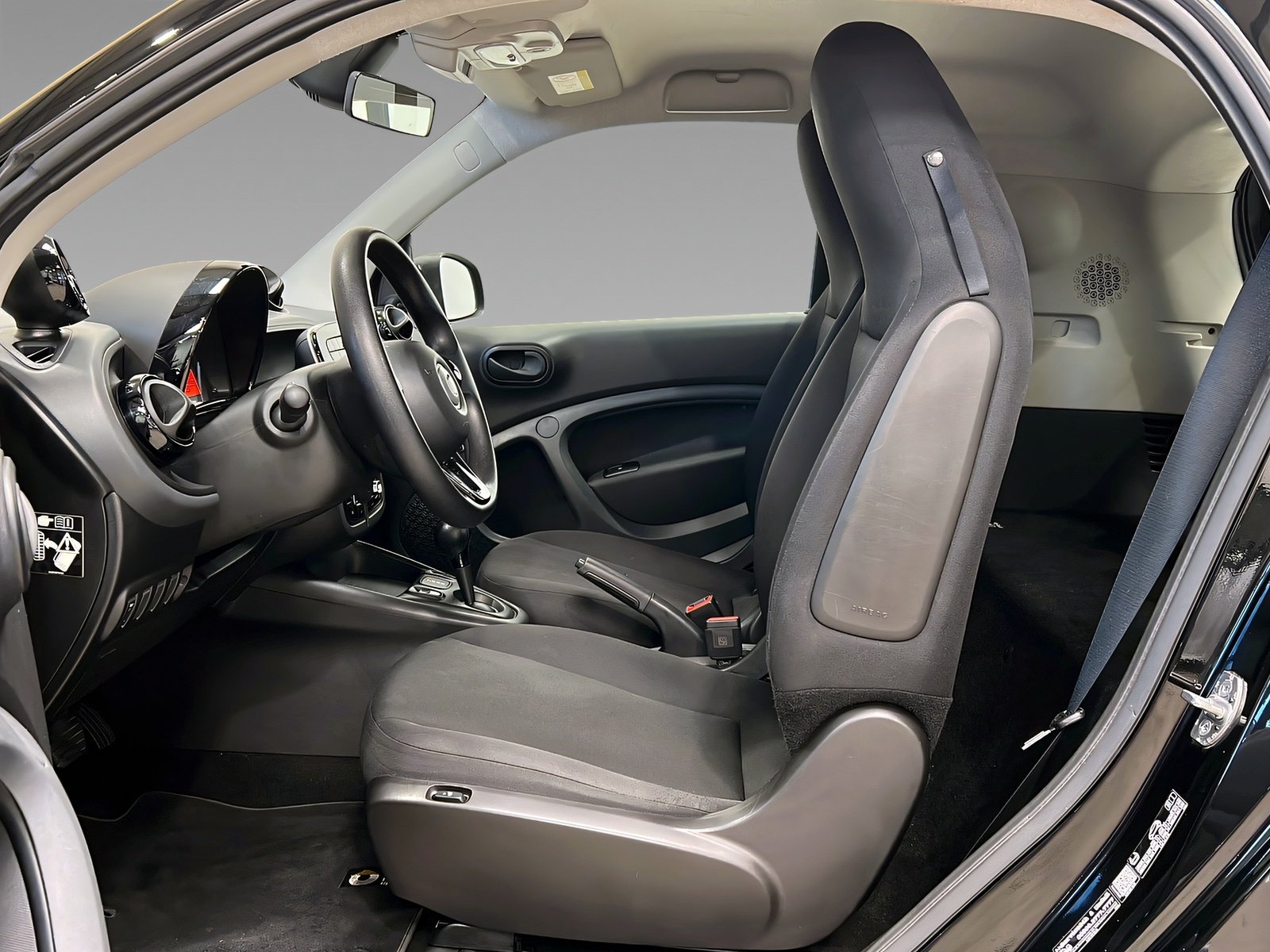 smart EQ fortwo Cool&Audio+Tempo+Klima+SHz+DAB Bild 9