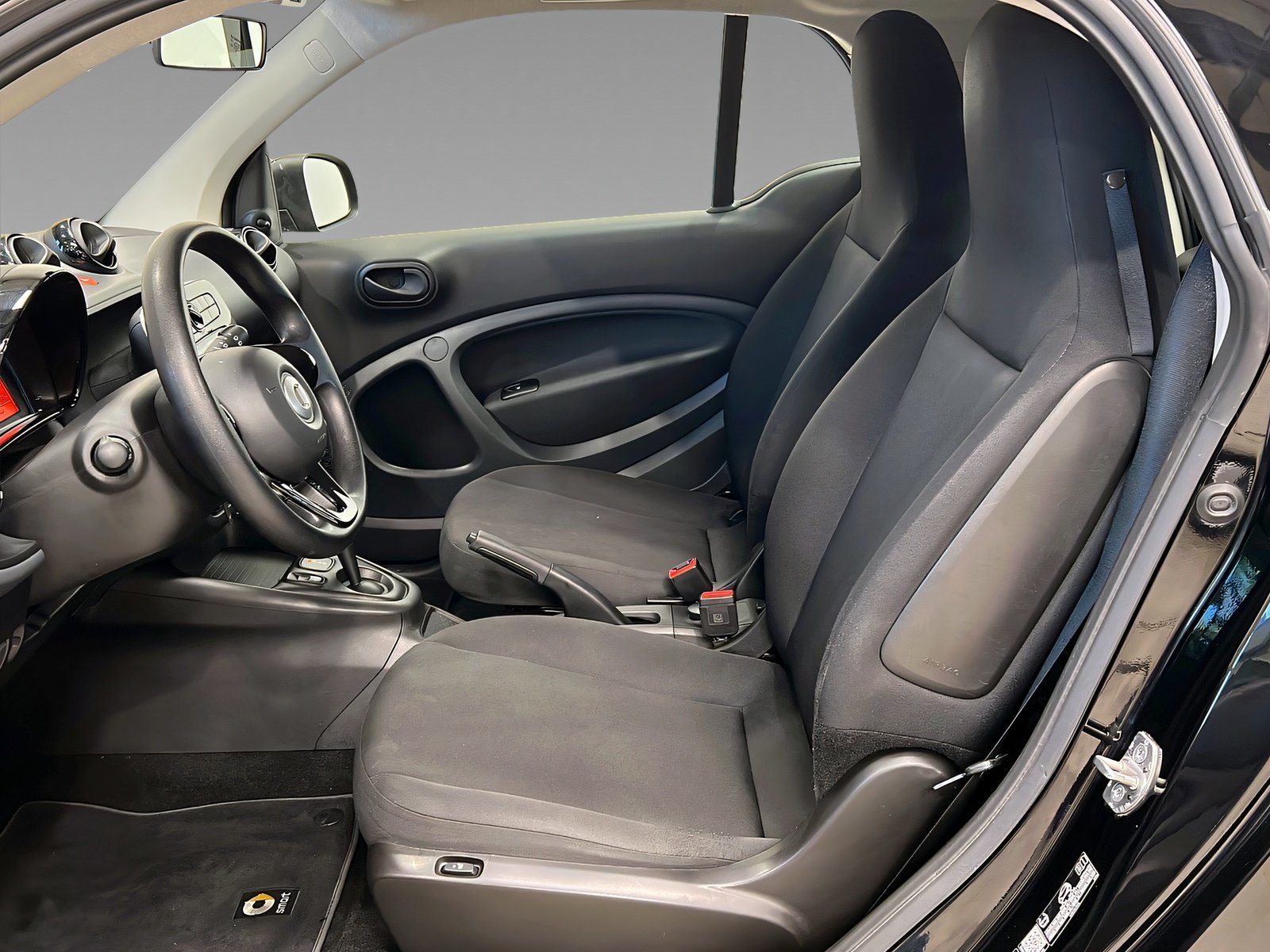 smart EQ fortwo Cool&Audio+Tempo+Klima+SHz+DAB Bild 10