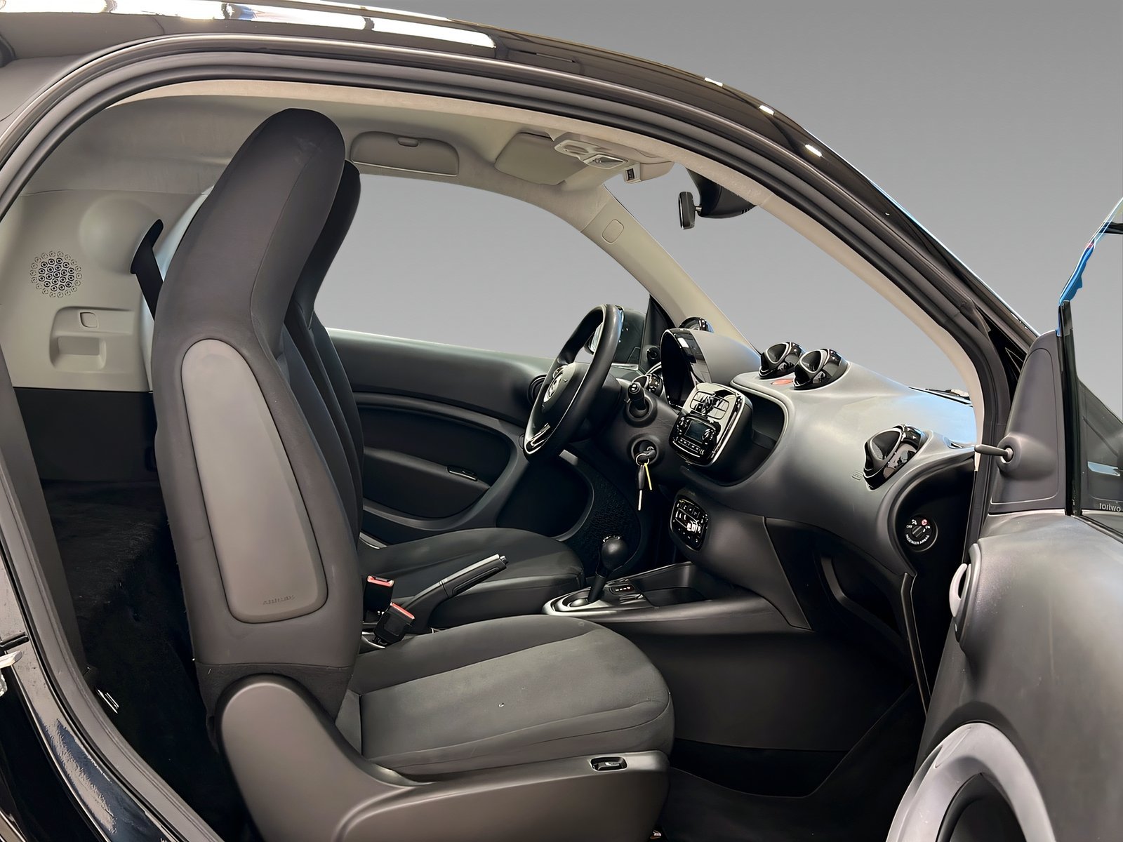 smart EQ fortwo Cool&Audio+Tempo+Klima+SHz+DAB Bild 12