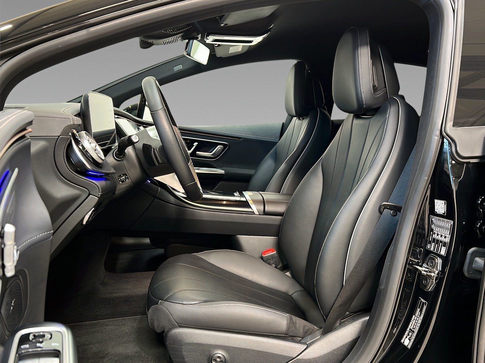 EQE 350 AMG Memory+AHK+Airmatic+Night+DAB+LED Bild 9