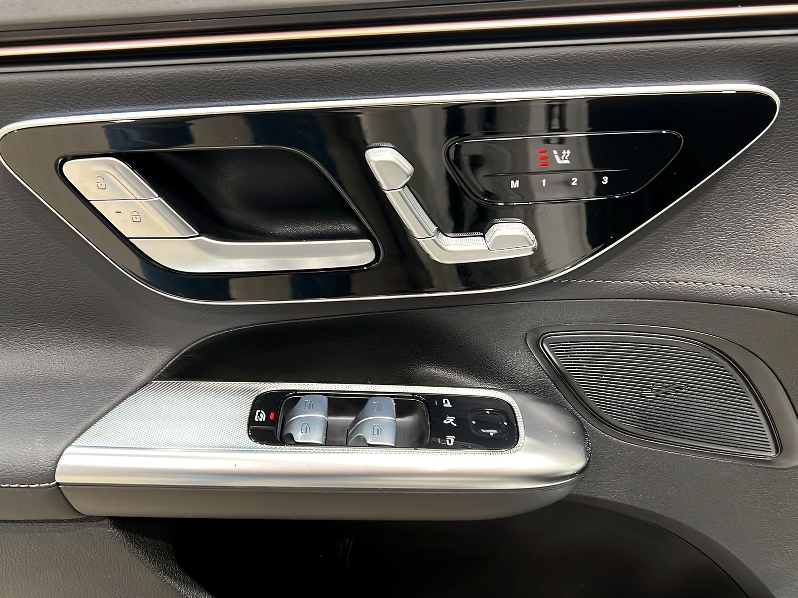 EQE 300 AMG Memory+Night+LED+Kamera+LRH+DAB+SHZ Bild 13