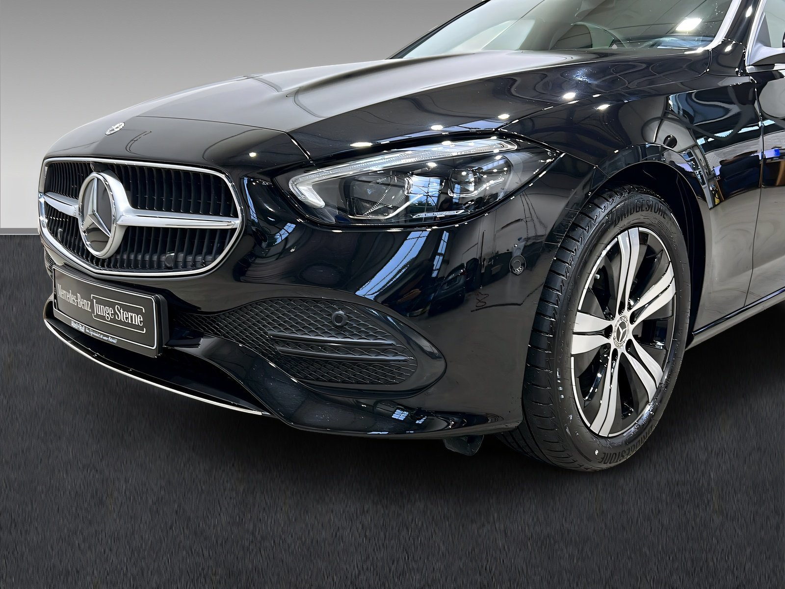 C 180 AVANTGARDE+LED+CarPlay+LrHz+DAB+AHK+360° Bild 3