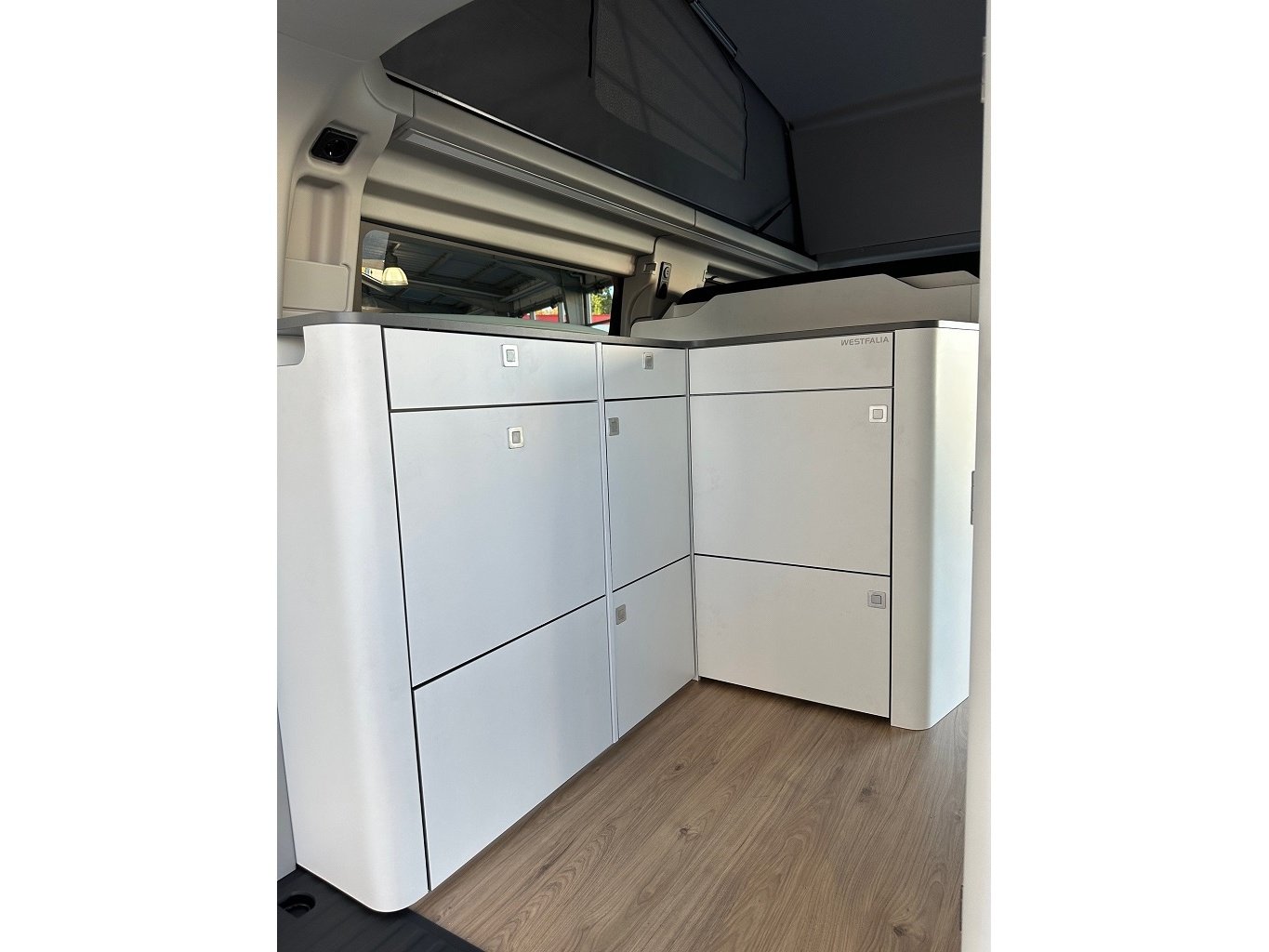 Nugget Titanium 320L2+AHK+TechnolPaket+Allwetter Bild 16