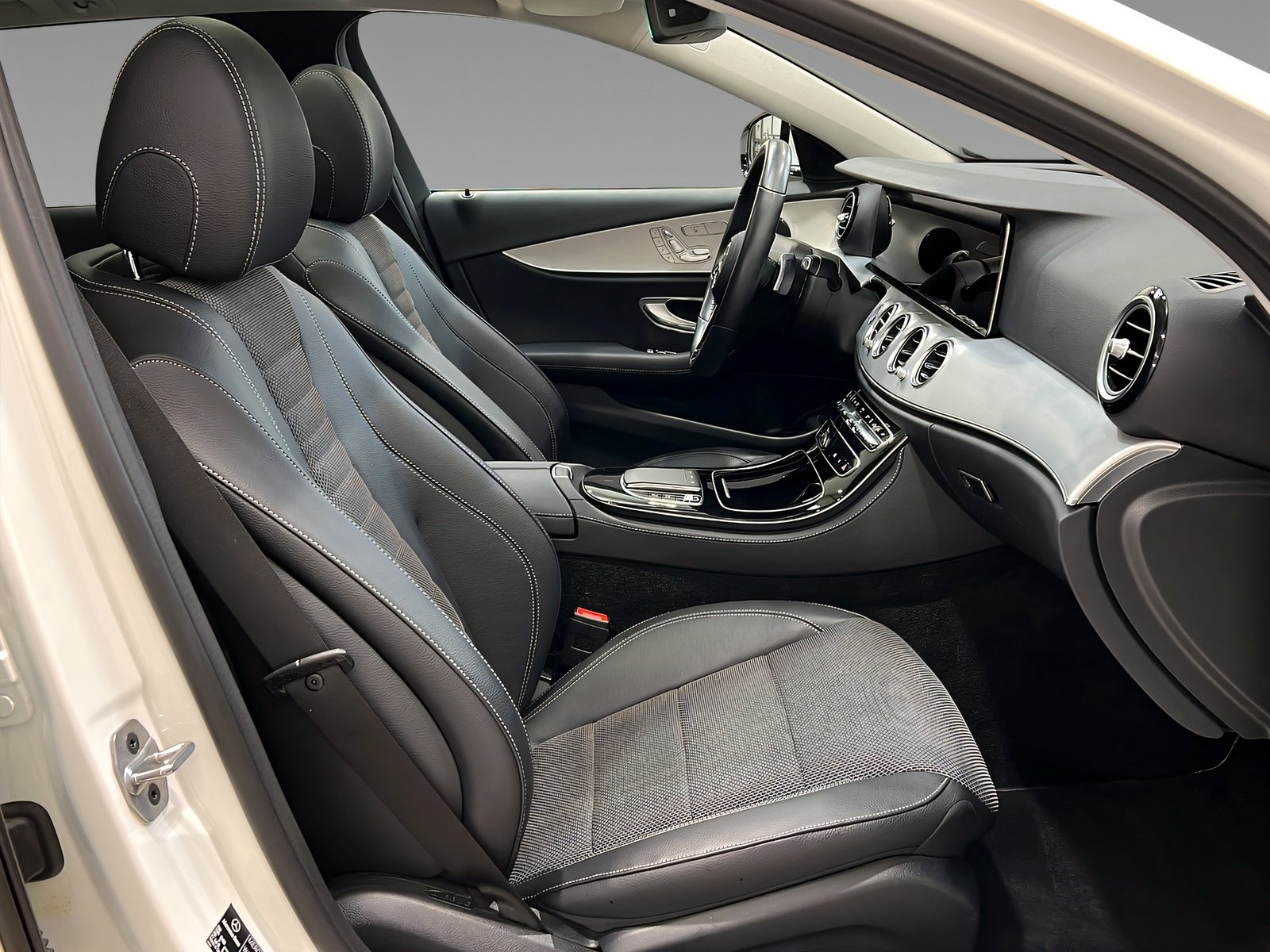 E 300 e T AVANTGARDE+LED+DISTR+Memo+Kam+Pano+AHK Bild 12