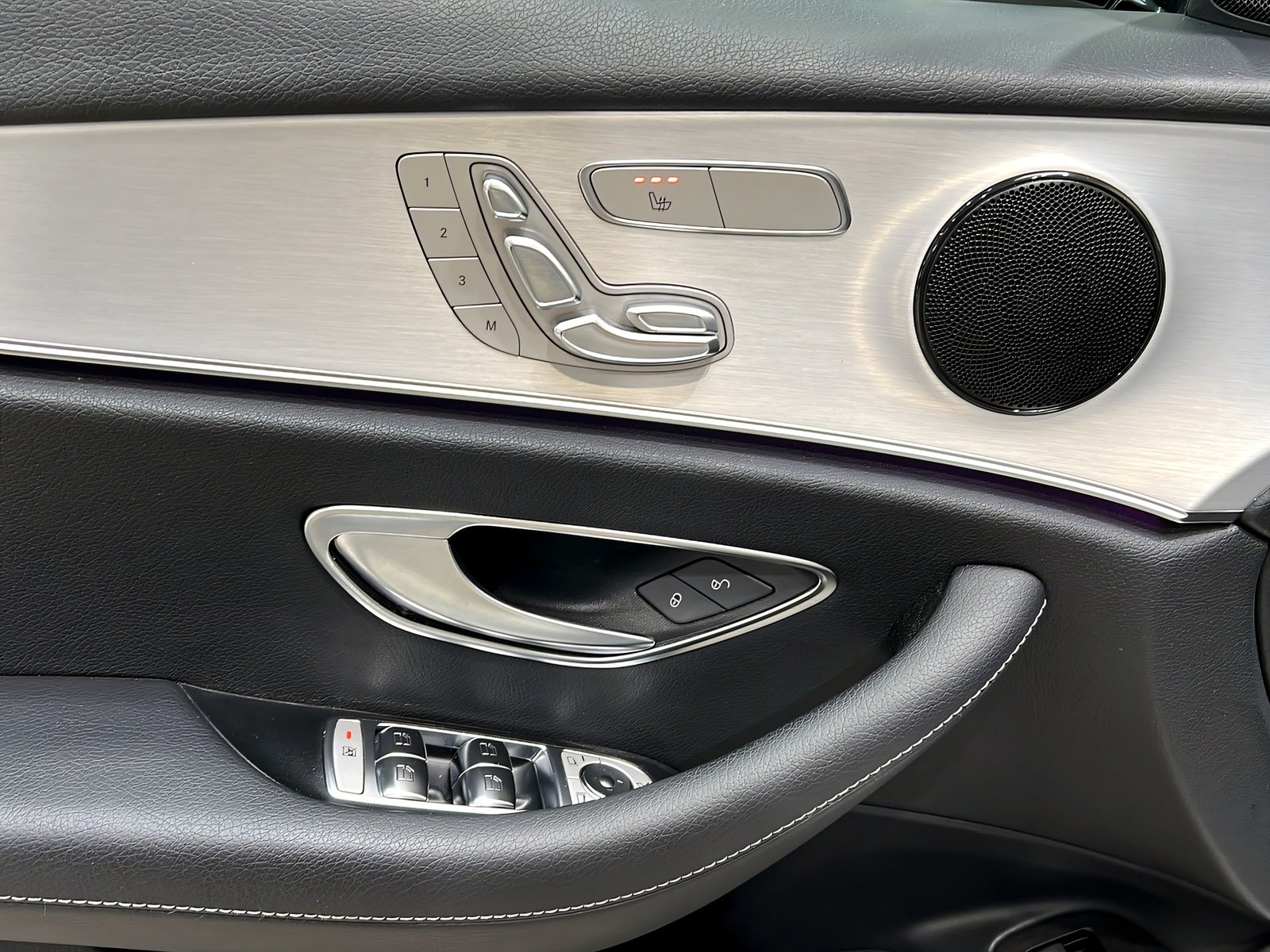 E 300 e T AVANTGARDE+LED+DISTR+Memo+Kam+Pano+AHK Bild 13