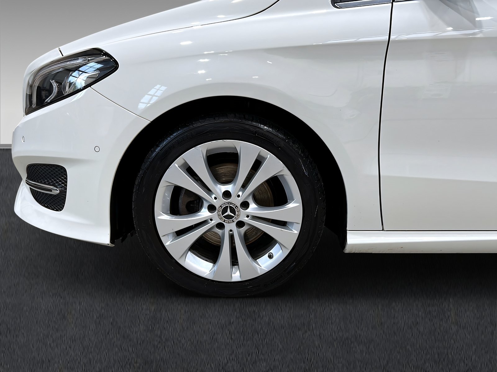 B 200 URBAN+LED+Ambiente+Tempo+PDC+AHK Bild 4