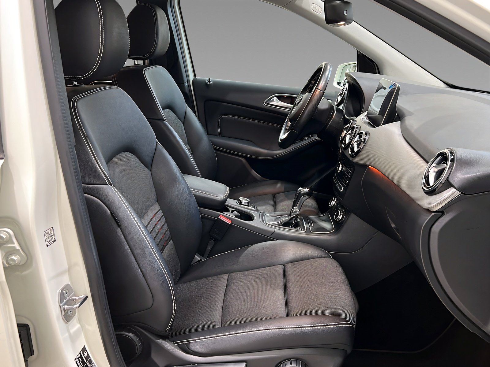 B 200 URBAN+LED+Ambiente+Tempo+PDC+AHK Bild 12