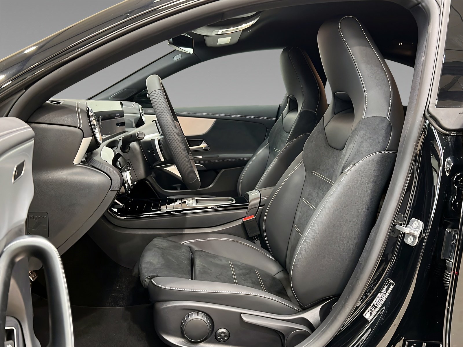 CLA 200 Coupé AMG+NIGHT+Ambiente+TotW+LrHz+360° Bild 8