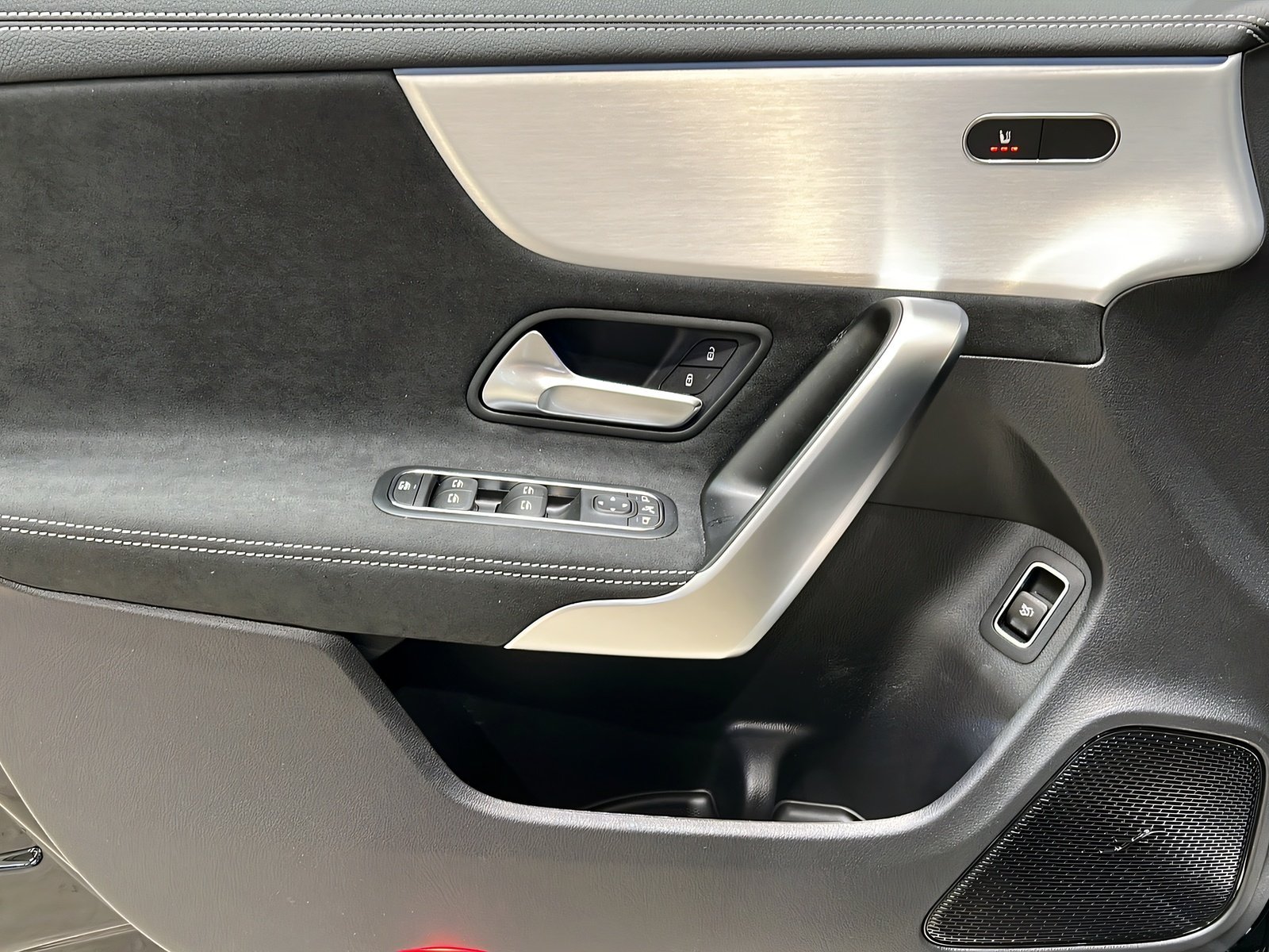 CLA 200 Coupé AMG+NIGHT+Ambiente+TotW+LrHz+360° Bild 13