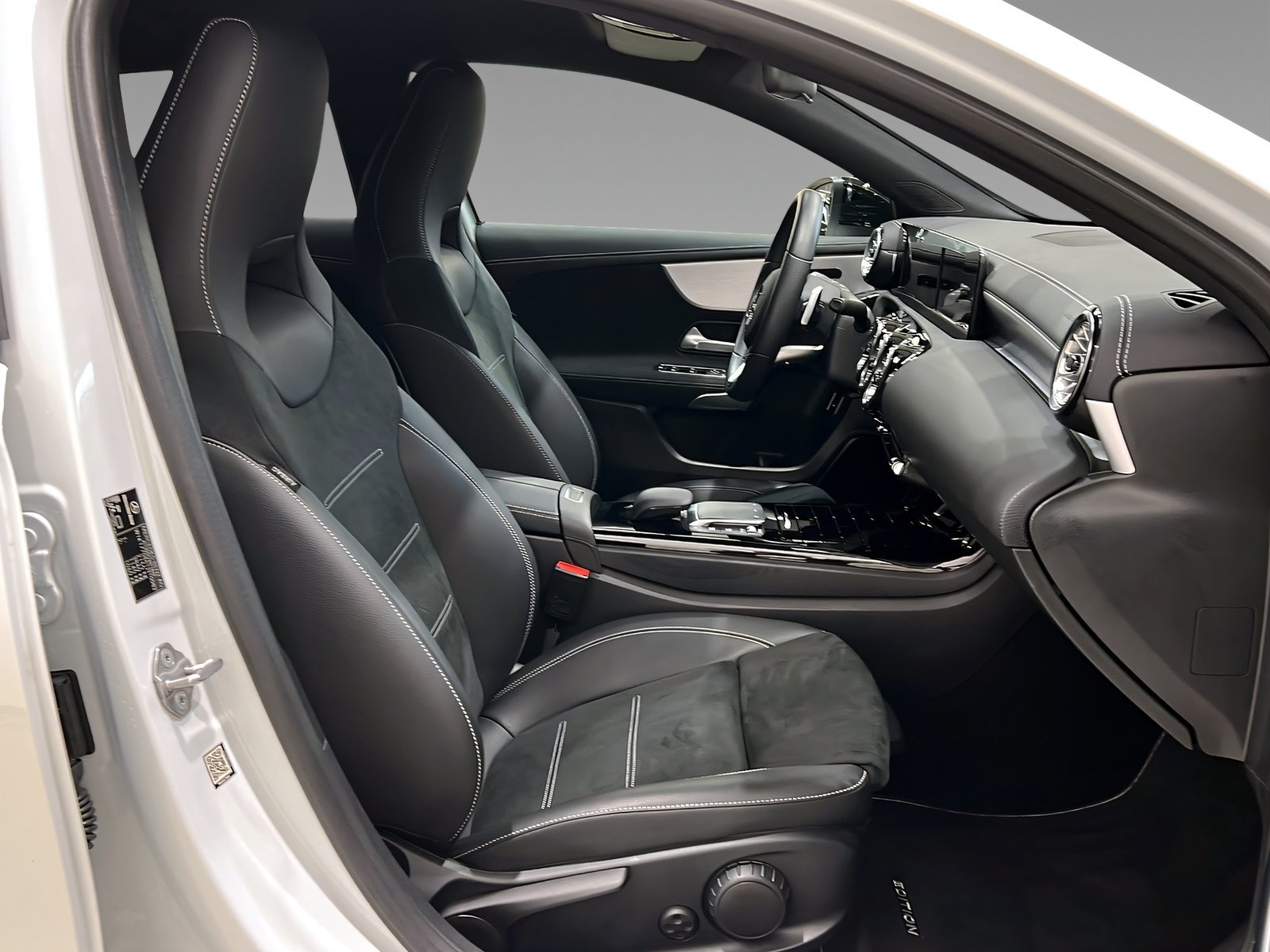 A 250 e AMG+LED+NIGHT+Kamera+Ambiente+CarPlay Bild 13