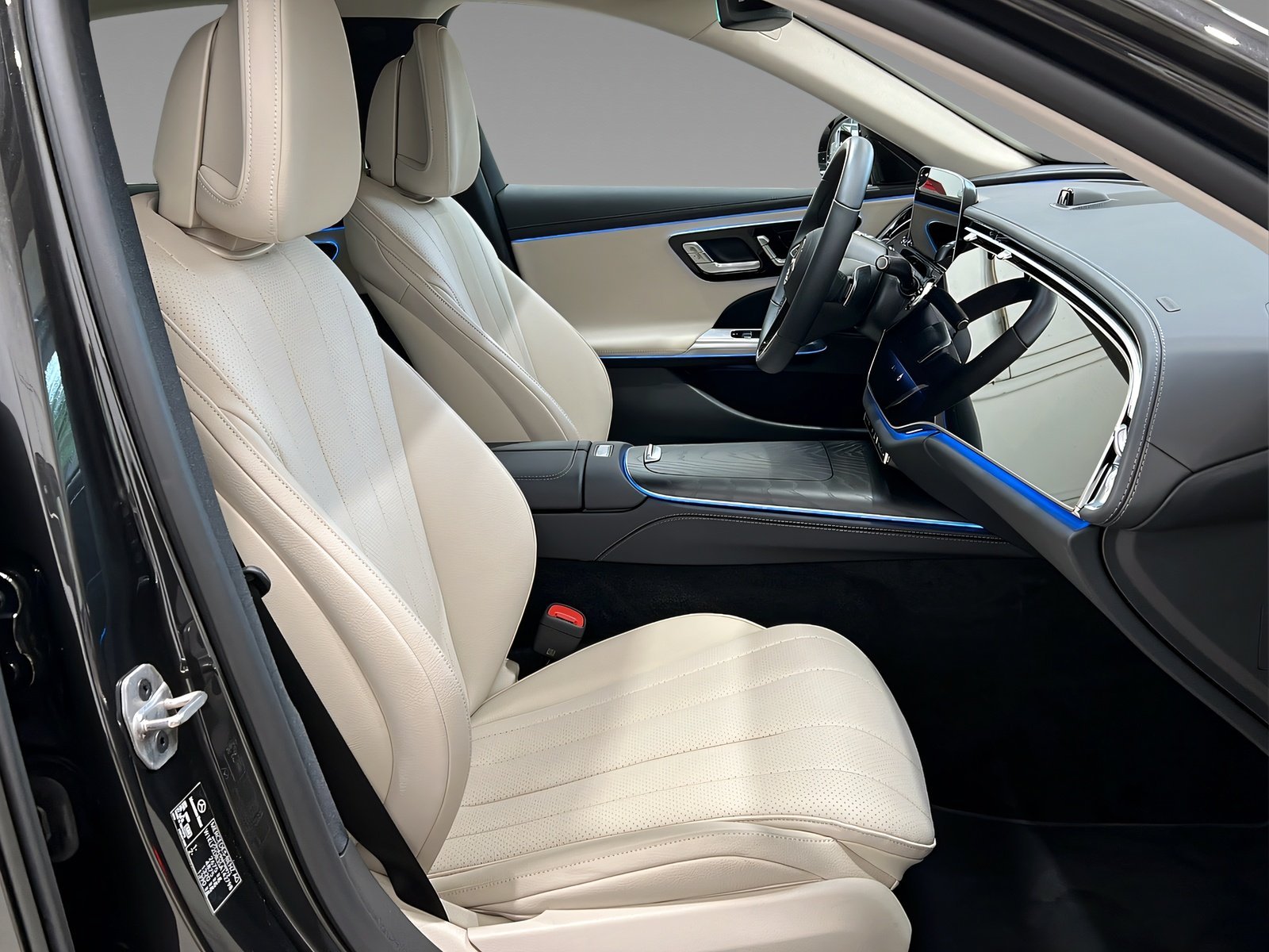 E 450 d 4M AVANTGARDE+DISTR+Superscreen+Memo+360 Bild 10