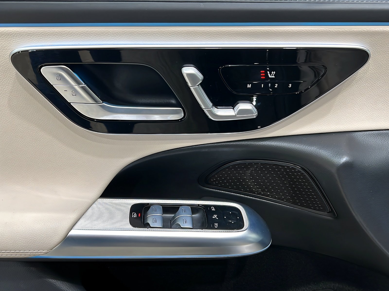 E 450 d 4M AVANTGARDE+DISTR+Superscreen+Memo+360 Bild 13