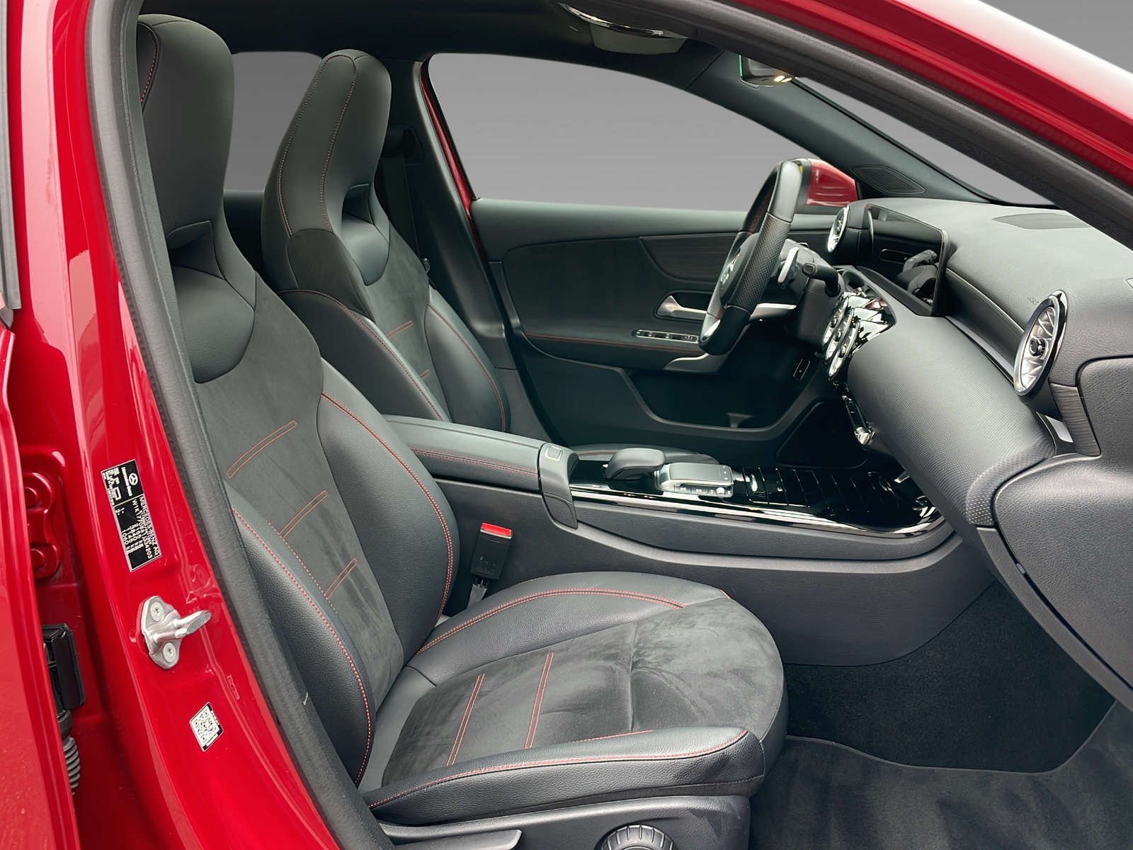 A 250 e AMG+MULTI+Ambiente+Pano+CarPlay+TotW+360 Bild 12