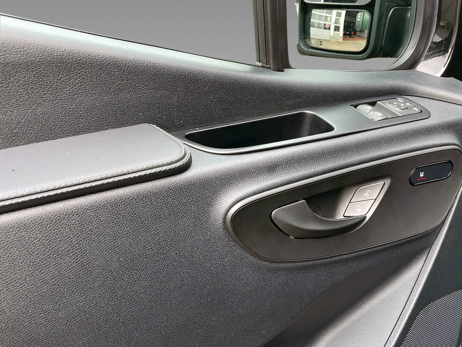 Sprinter 317 Tourer L2H2 Dachkli+LED+DISTRO+AHK Bild 12