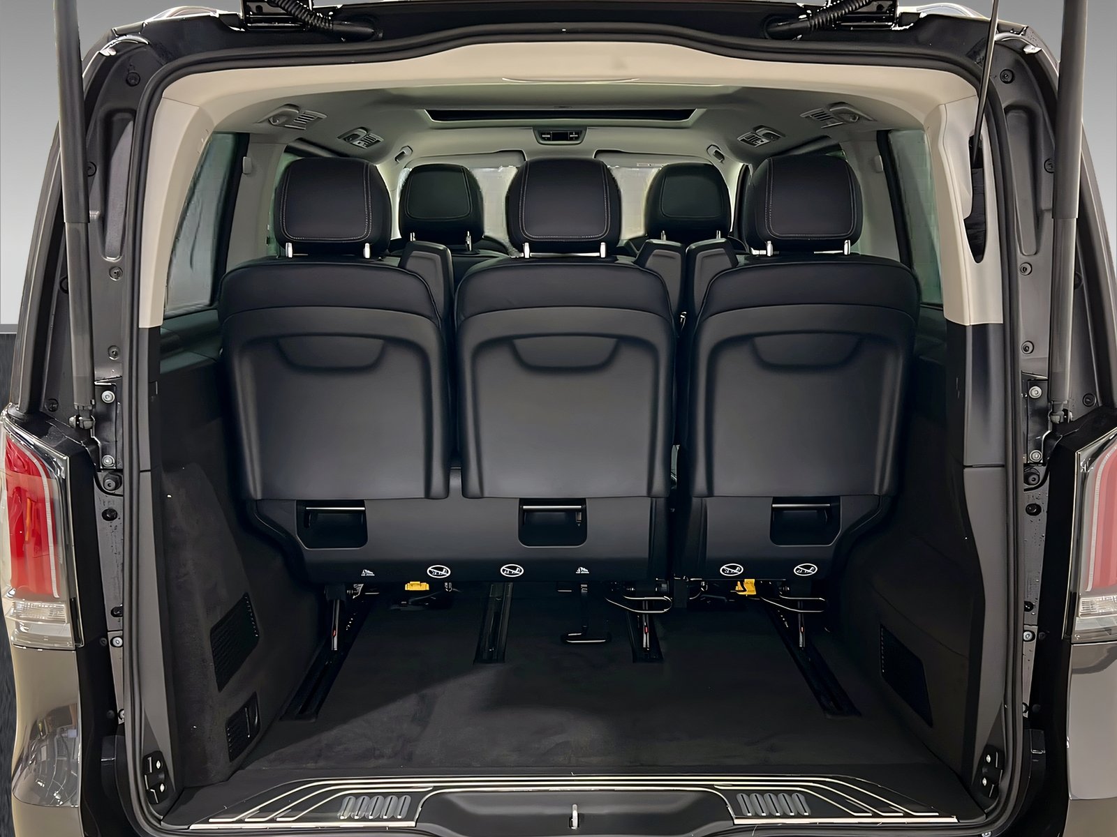 V 300 d AVANT AMG lang-Airm-Pano-360°-Burm-AHK Bild 6