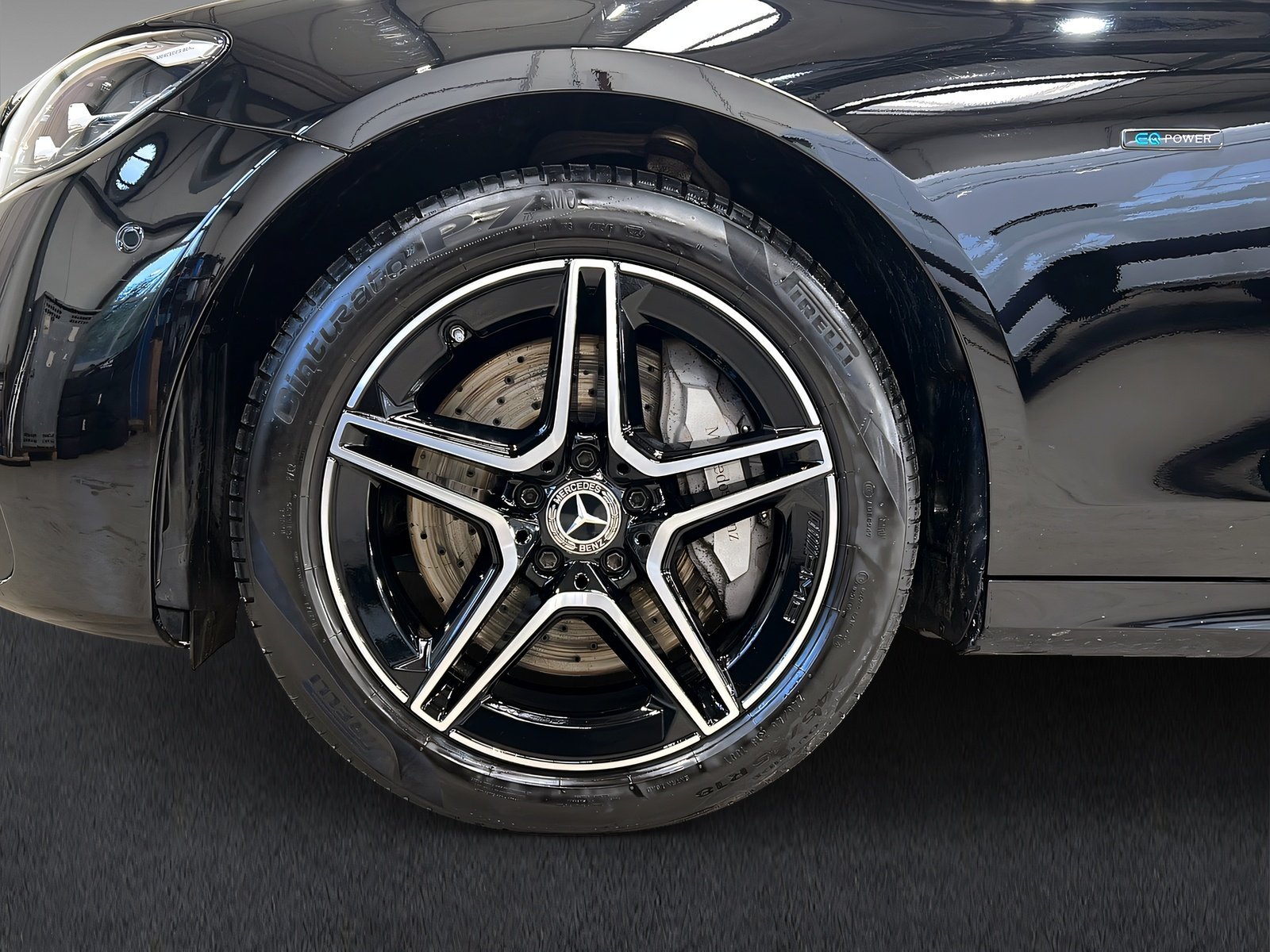 E 300 de T AMG+LED+DISTR+NIGHT+Kame+Pano+HuD+AHK Bild 4