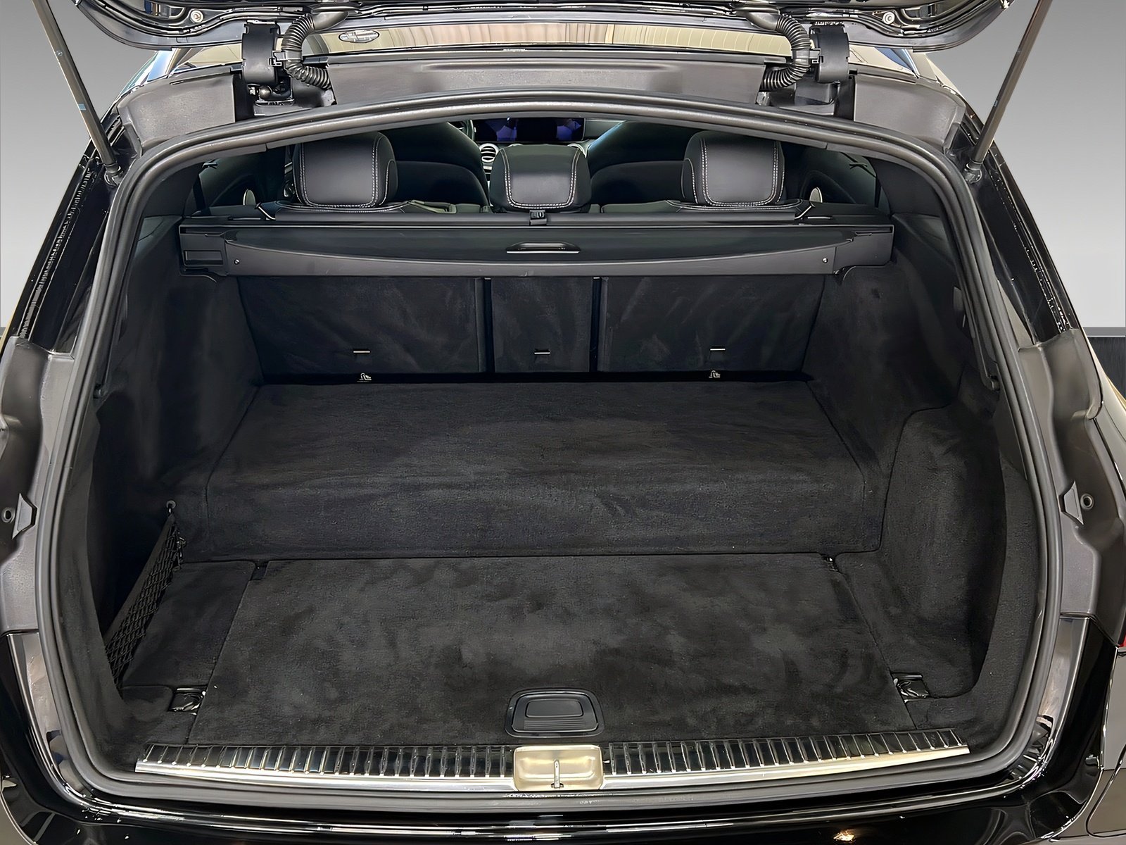 E 300 de T AMG+LED+DISTR+NIGHT+Kame+Pano+HuD+AHK Bild 8