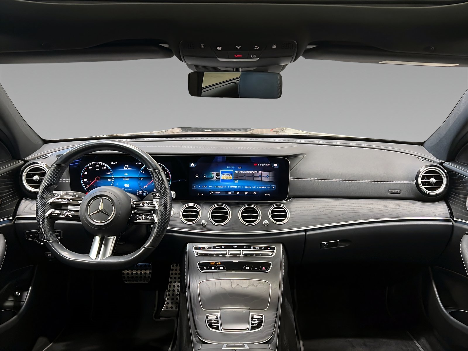 E 300 de T AMG+LED+DISTR+NIGHT+Kame+Pano+HuD+AHK Bild 11