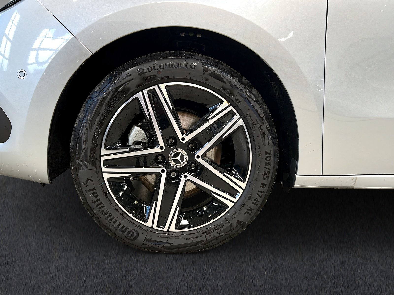 T 180d PROGRESSIVE Standard LED+TotW+Ambi+AHK Bild 6