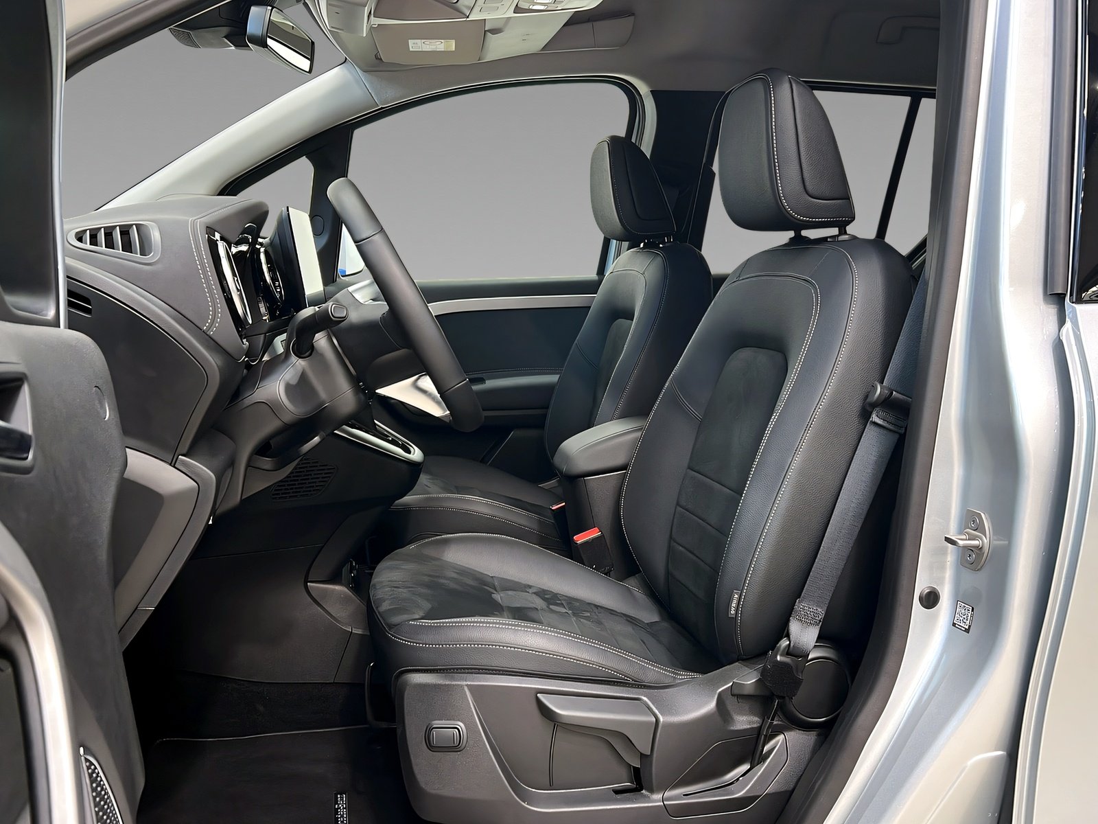 T 180d PROGRESSIVE Standard LED+TotW+Ambi+AHK Bild 10