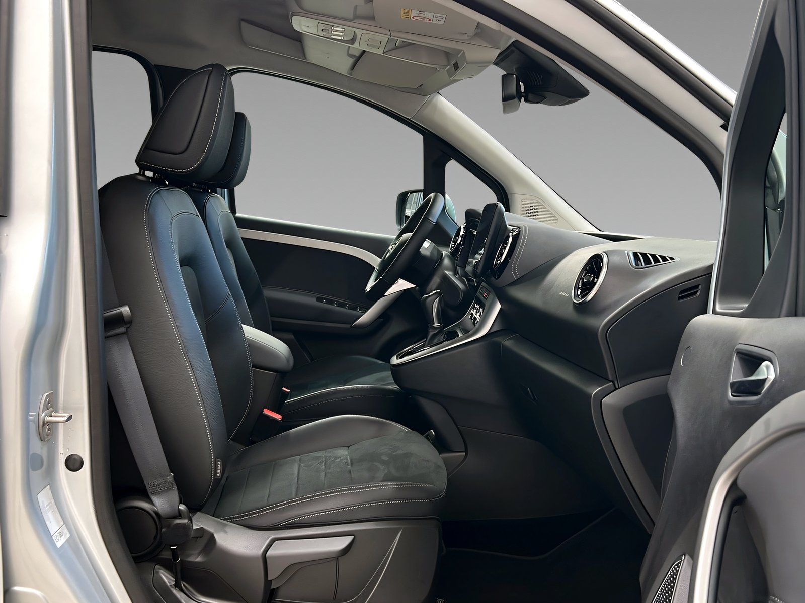 T 180d PROGRESSIVE Standard LED+TotW+Ambi+AHK Bild 12