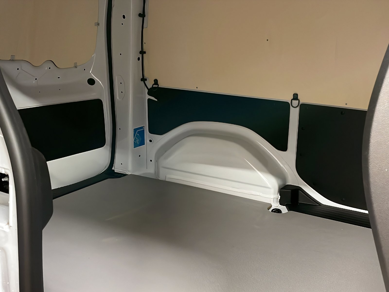 Citan 112 CDI Kasten PRO Standard LED+Kame+TotW Bild 12