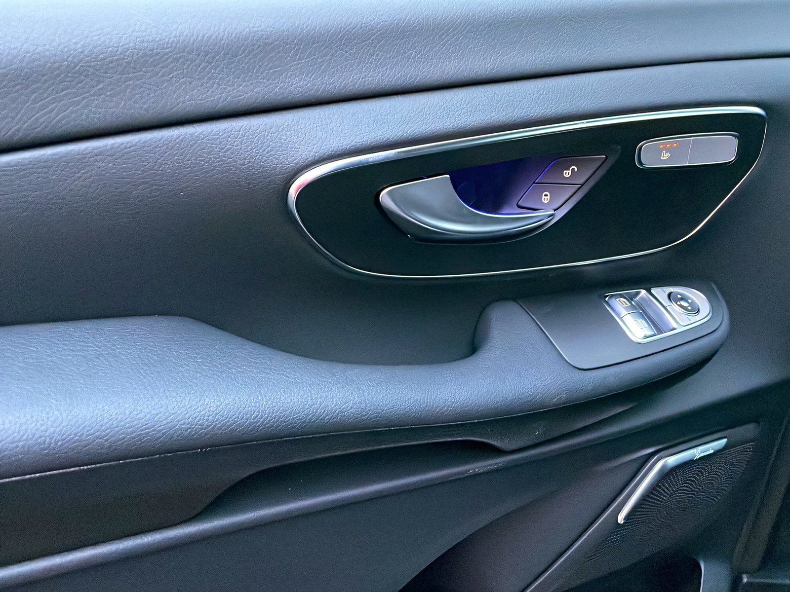 V 300 d lang STYLE+AMG+MULTI+NIGHT+DISTR+AHK+360 Bild 12