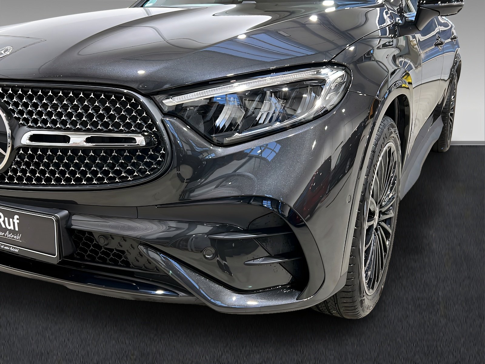 GLC 220 d 4M AMG+DISTR+NIGHT+Memo+Pano+AHK+360° Bild 3