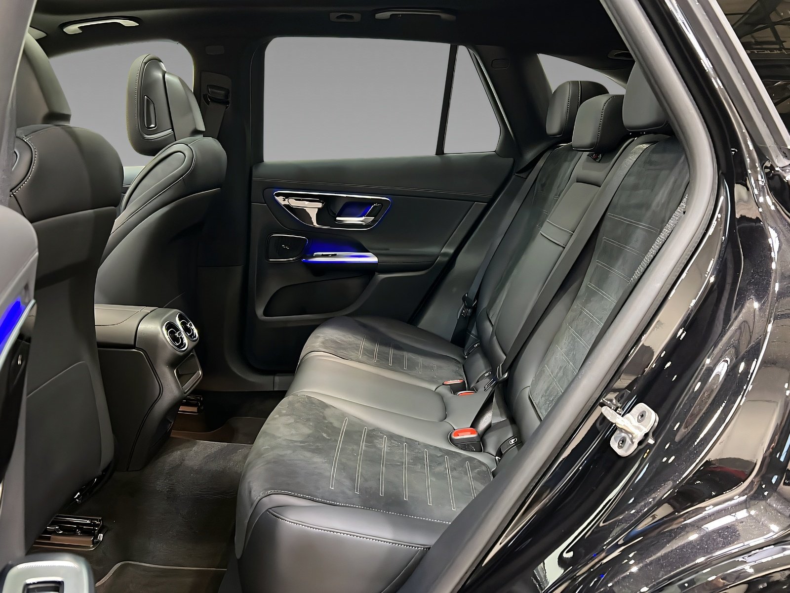 GLC 220 d 4M AMG+DISTR+NIGHT+Memo+Pano+AHK+360° Bild 9