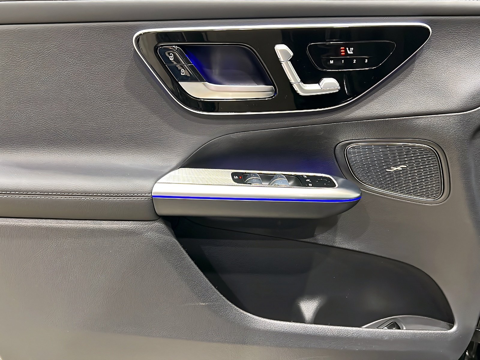 GLC 220 d 4M AMG+LED+DISTRO+Memo+Pano+AHK+360° Bild 13