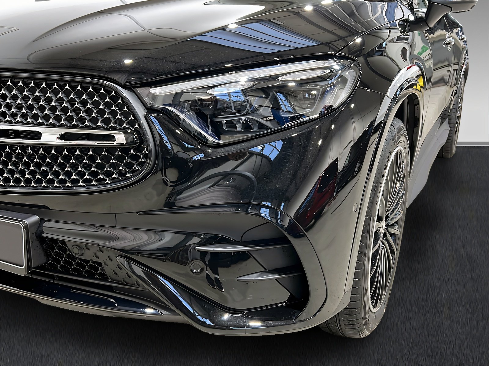 GLC 450 d 4M AMG+LEDER+Burm+Ambi+Pano+AHK+360° Bild 3