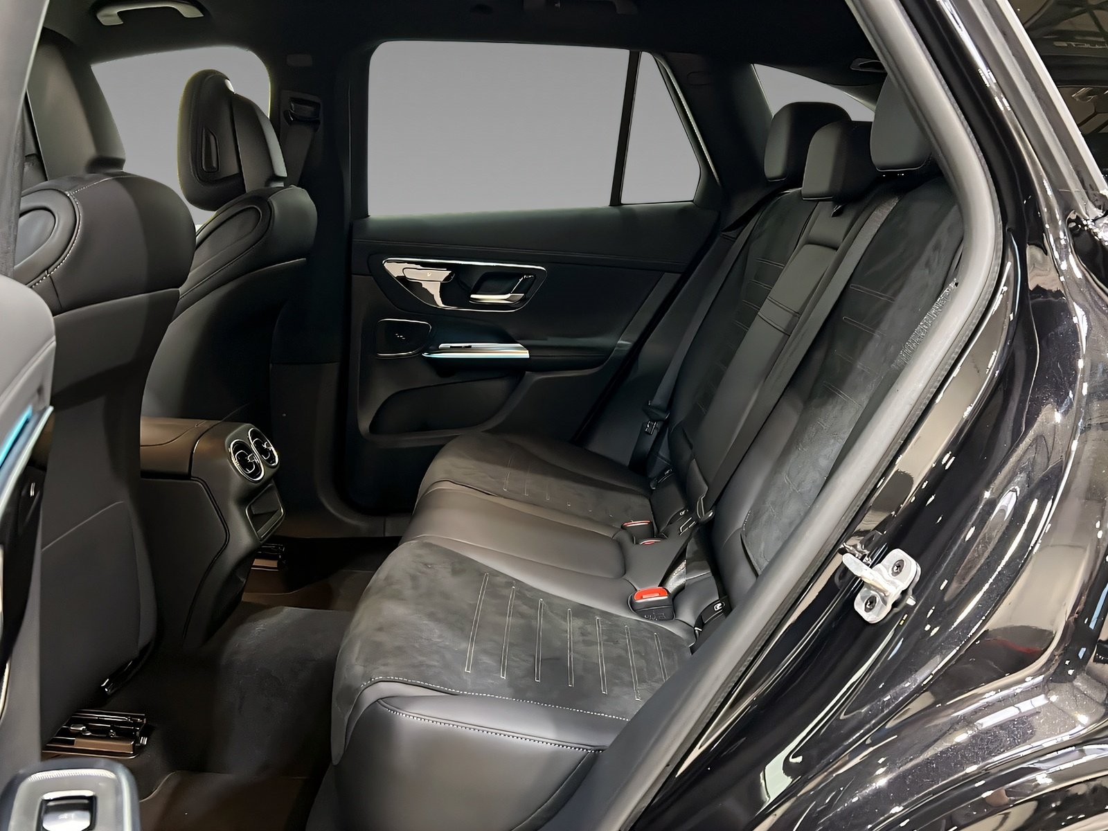 GLC 220d 4MATIC AMG+NIGHT+EASY-PACK+Ambi+AHK+360 Bild 9