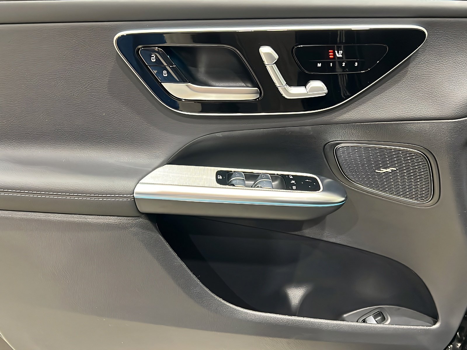 GLC 220d 4MATIC AMG+NIGHT+EASY-PACK+Ambi+AHK+360 Bild 13