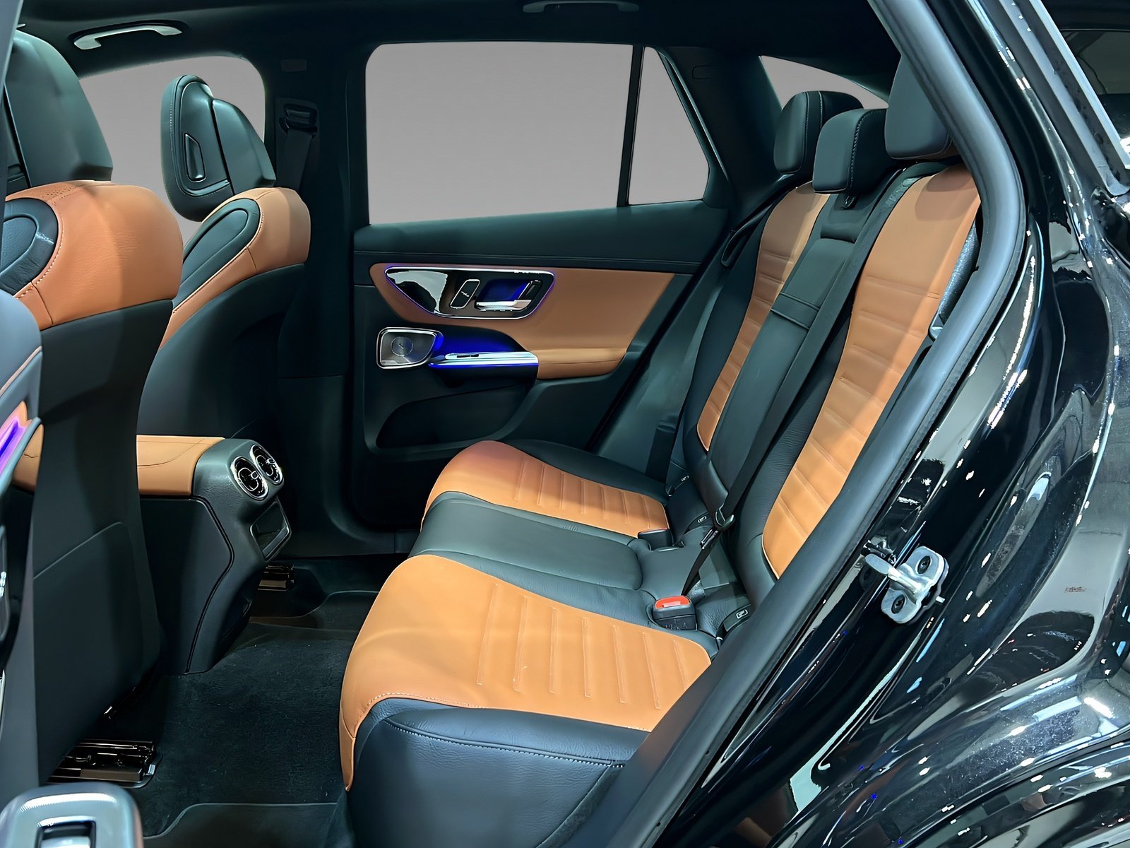 GLC 450 d 4M AMG+LEDER+NIGHT+Memo+Burme+AHK+360° Bild 9