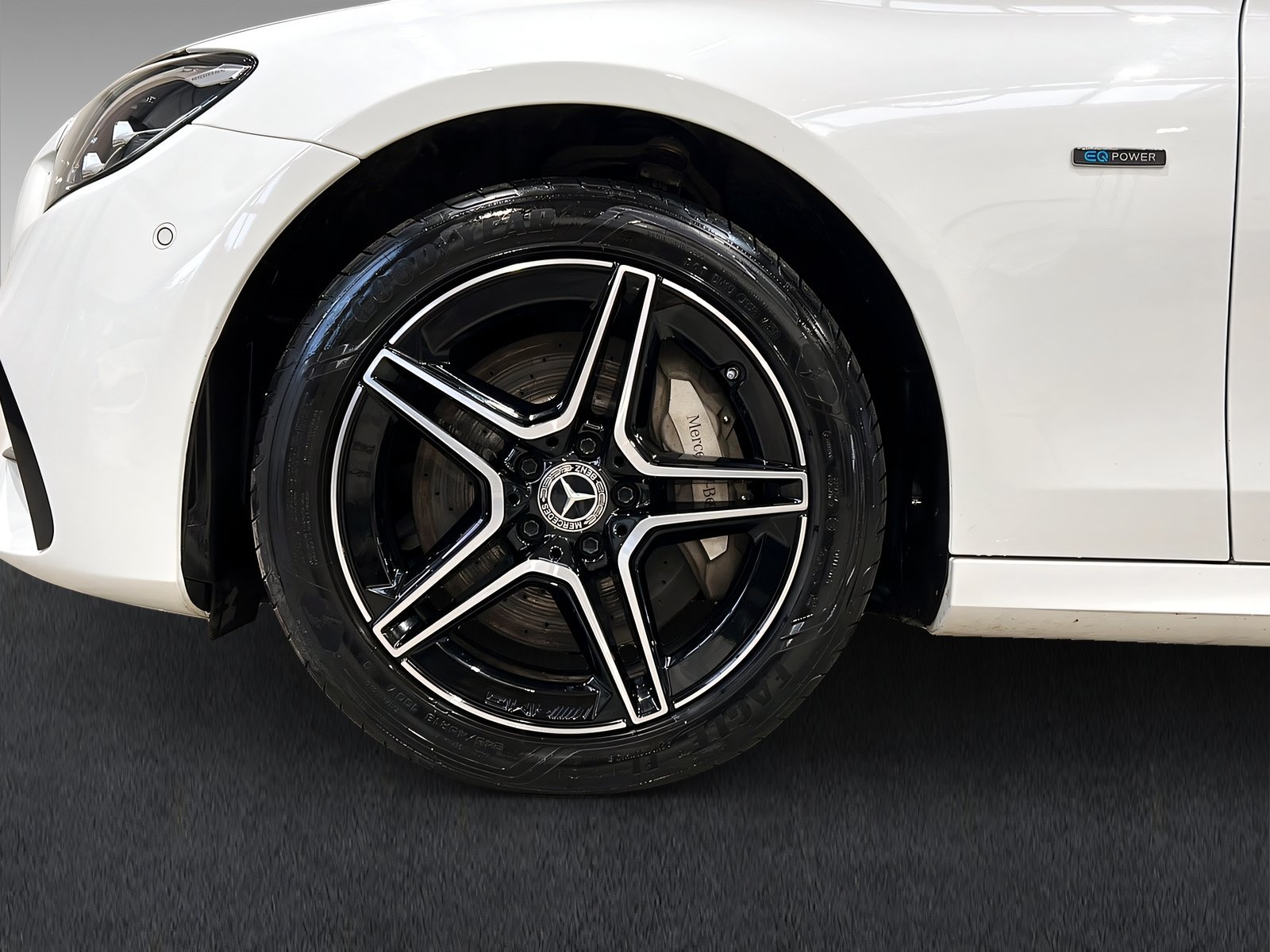 E 300de 4M T AMG+NIGHT+DISTRO+Burme+AHK+360° Bild 4