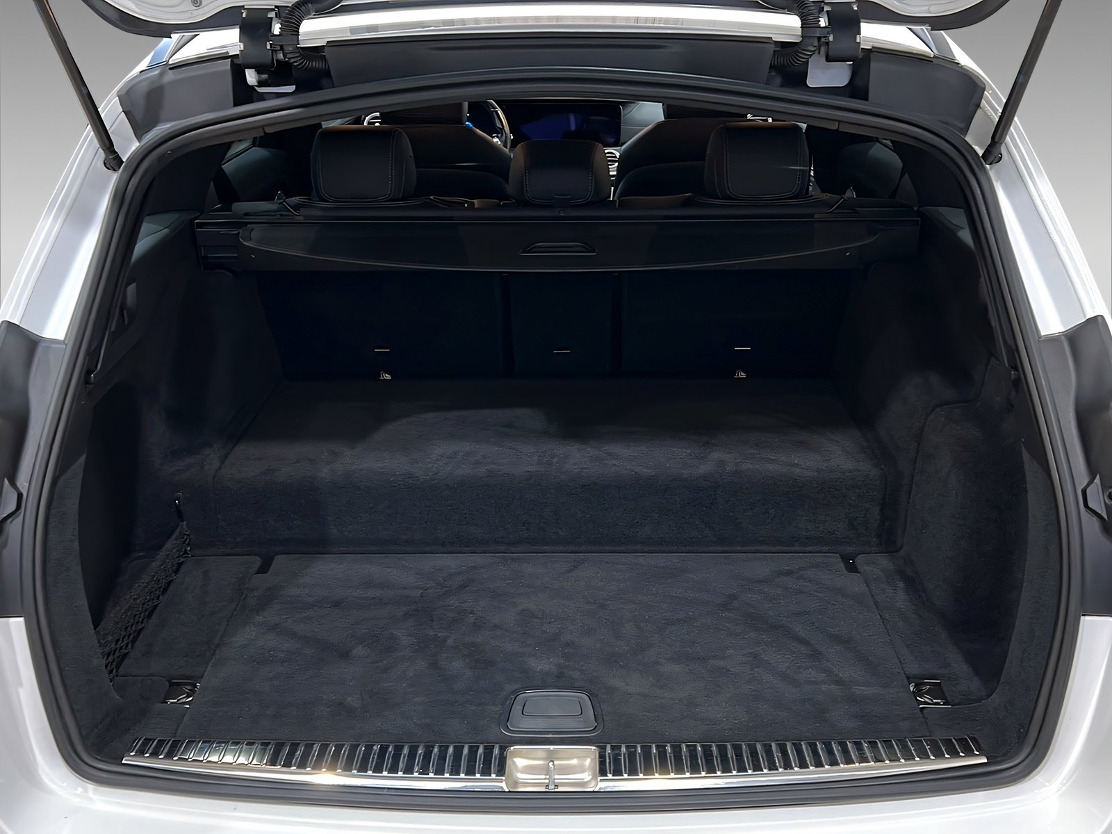 E 300de 4M T AMG+NIGHT+DISTRO+Burme+AHK+360° Bild 8