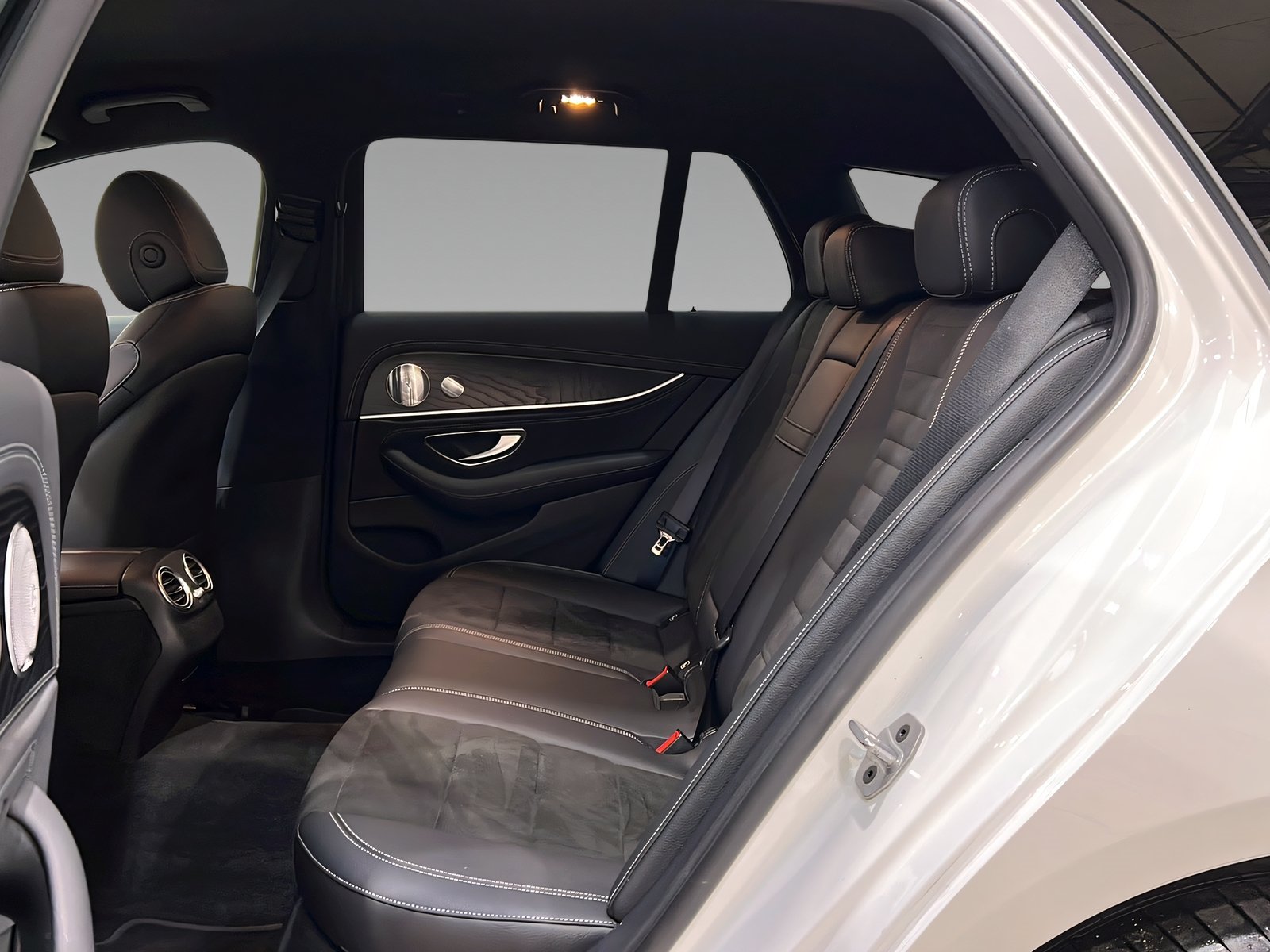 E 300de 4M T AMG+NIGHT+DISTRO+Burme+AHK+360° Bild 10