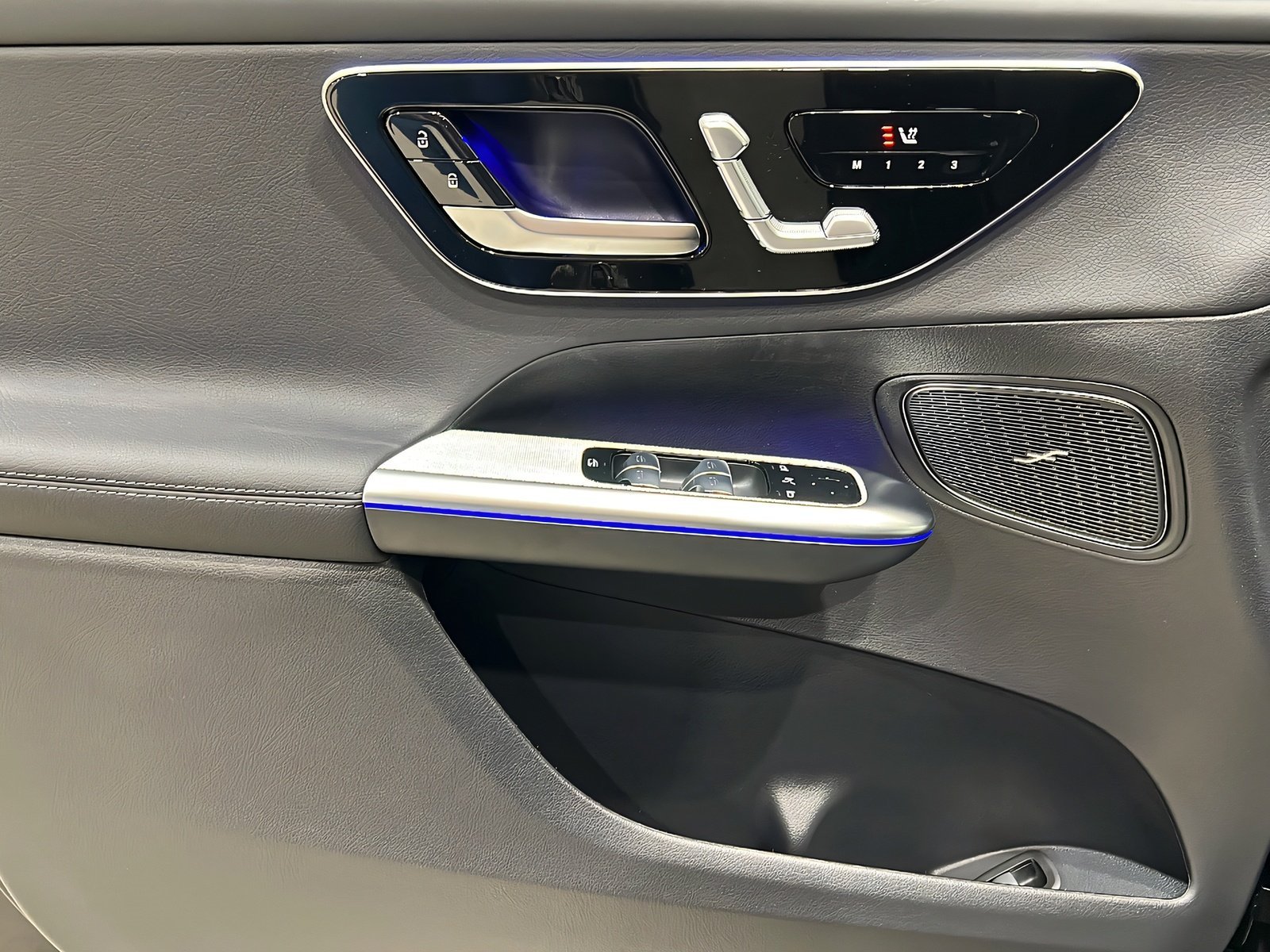 GLC 220d 4MATIC AMG+NIGHT+EASY-PACK+Ambi+AHK+360 Bild 13