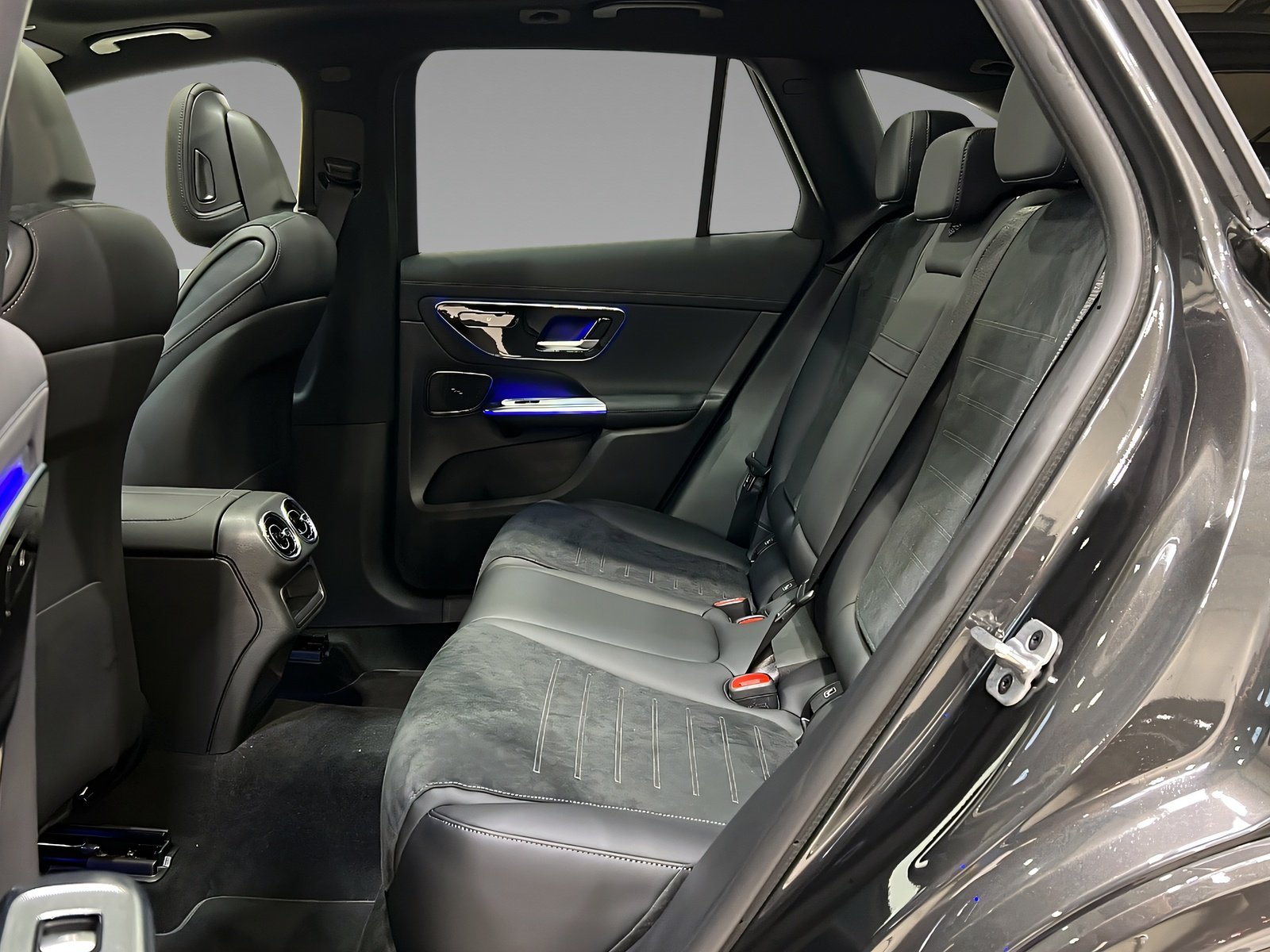 GLC 450d 4MATIC AMG+NIGHT+DIGI+Ambi+Pano+AHK+360 Bild 9