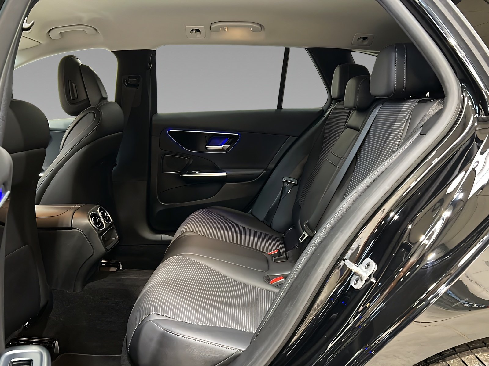 C 300 e T AVANTGARDE+DIGITAL+DISTR+NIGHT+Kam+AHK Bild 10